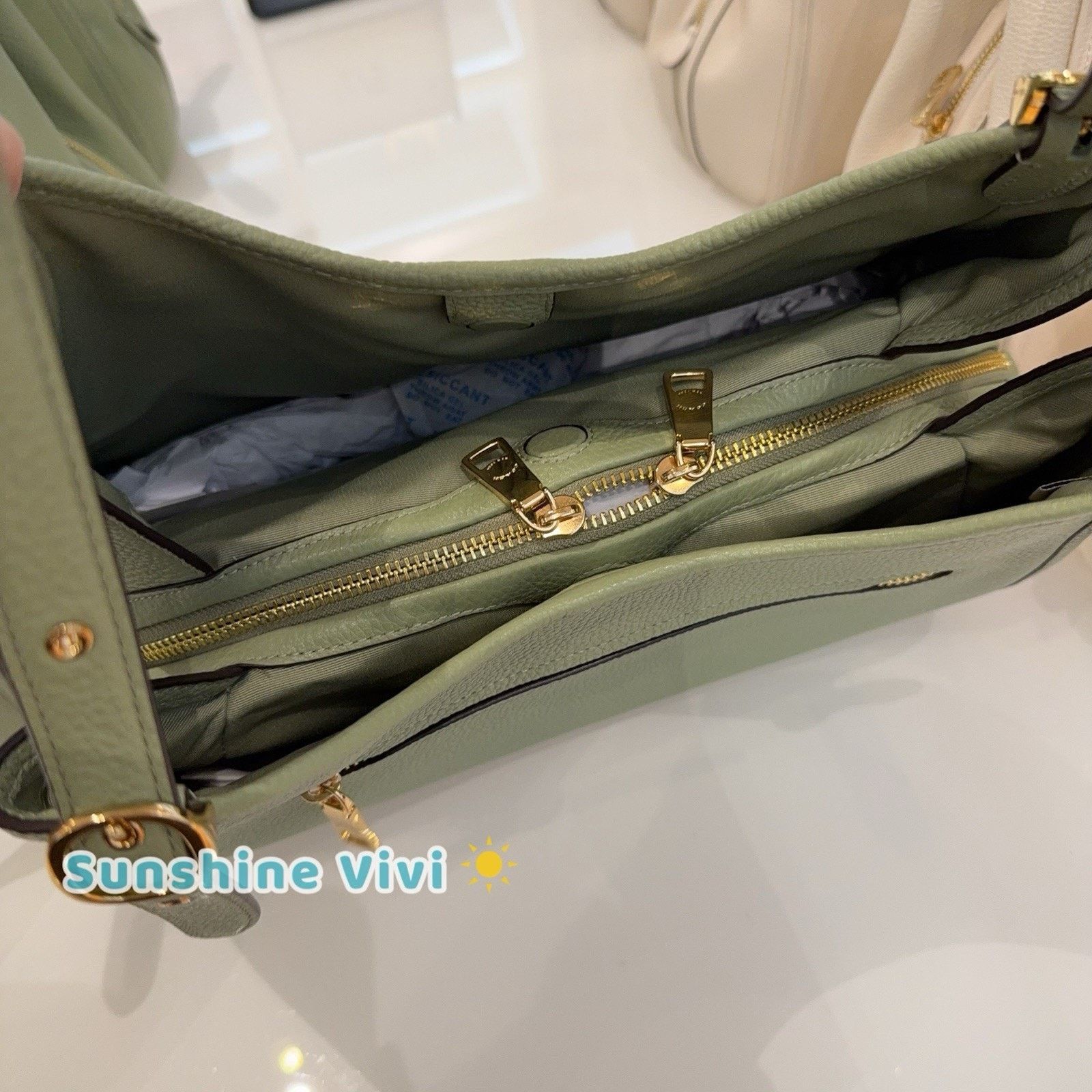 Coach NWT Coach Erin Shoulder Bag Leather CAQ86 Gold/Pistachio Size ONE SIZE - 2 Thumbnail
