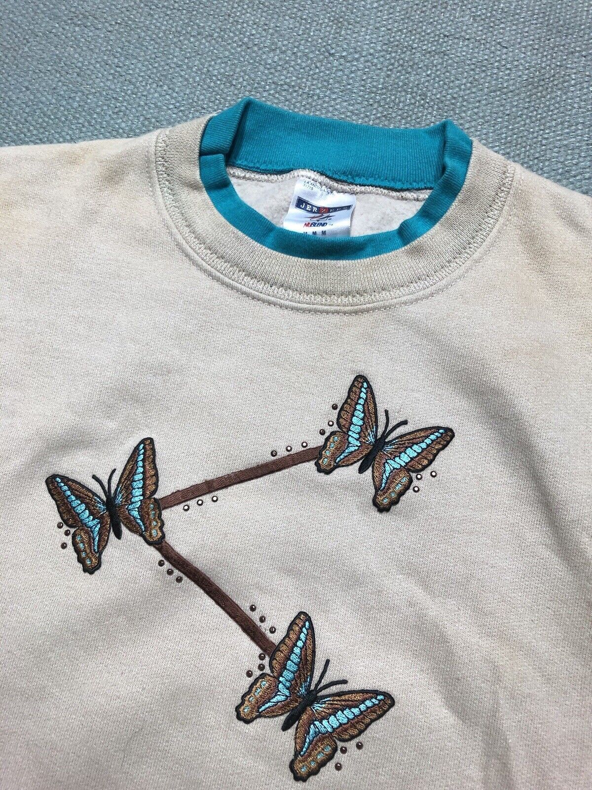 Vintage Crewneck Sweatshirt Embroidered Butterfly Nature Animal M Size US M / EU 48-50 / 2 - 2 Thumbnail