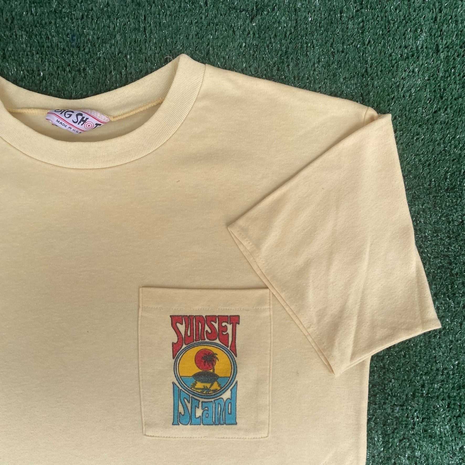 Vintage Vintage 80s Tropical Beach Shirt Surf Island Single Stitch T Size US S / EU 44-46 / 1 - 5 Thumbnail