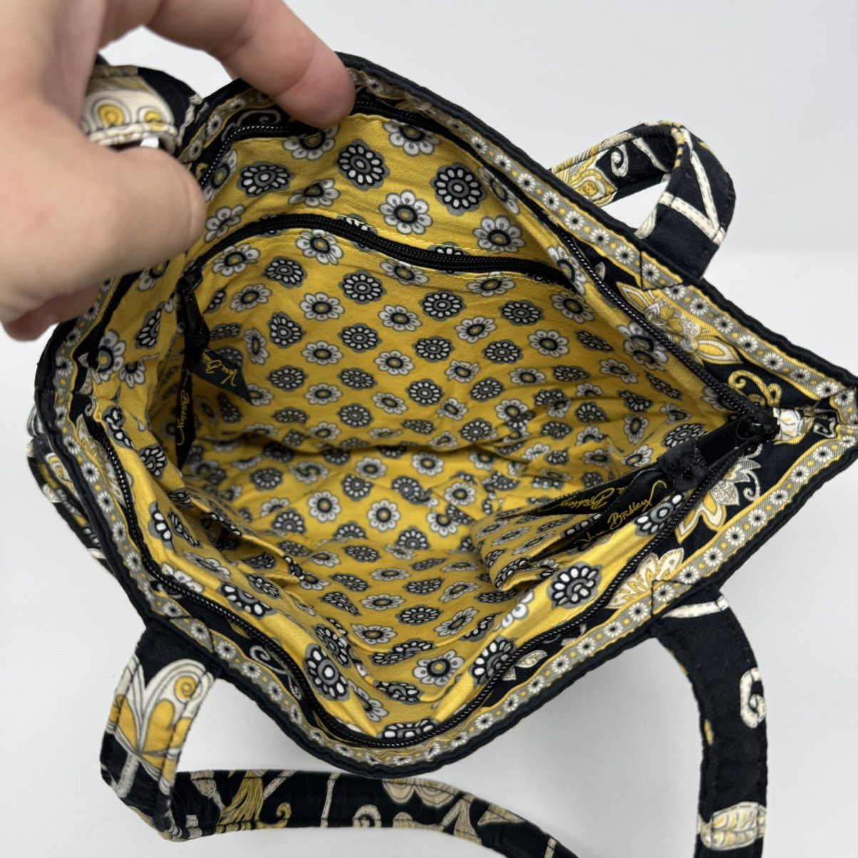 Vera Bradley VERA BRADLEY Yellow Bird Morgan Bucket Purse Zip Retired Size ONE SIZE - 11 Thumbnail