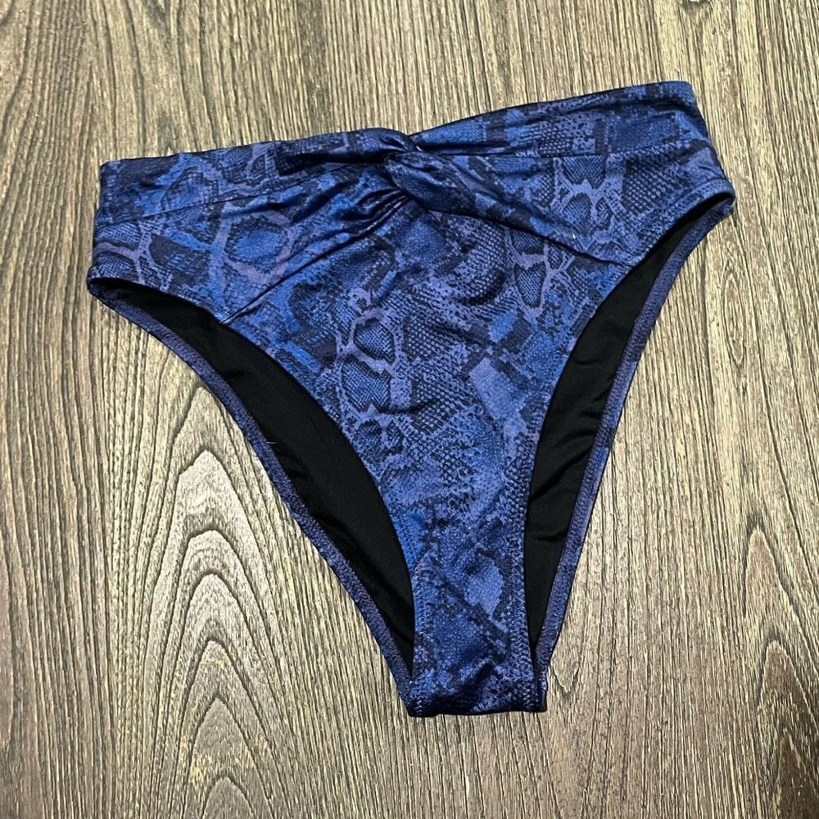 Victoria's Secret NWOT Victoria's Secret Bikini Bottom Twist High Rise Cheeky Size ONE SIZE - 1 Thumbnail