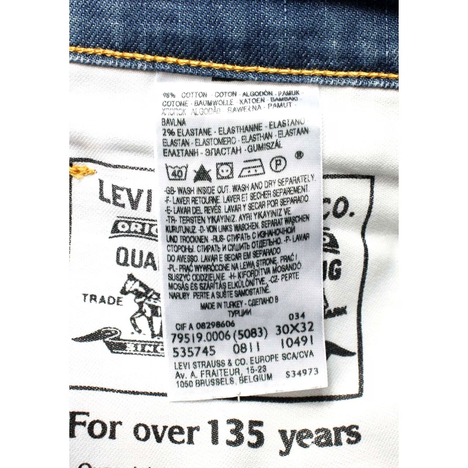 Levi's LEVI'S 519 Slim Jeans Men's W30/L32 Zip Fly Faded Whiskers 5 Pocket Design Denim Blue Slim Jeans Mens W30/L32 Zip Fly Frayed? No FFC Size US 30 / EU 46 - 7 Thumbnail