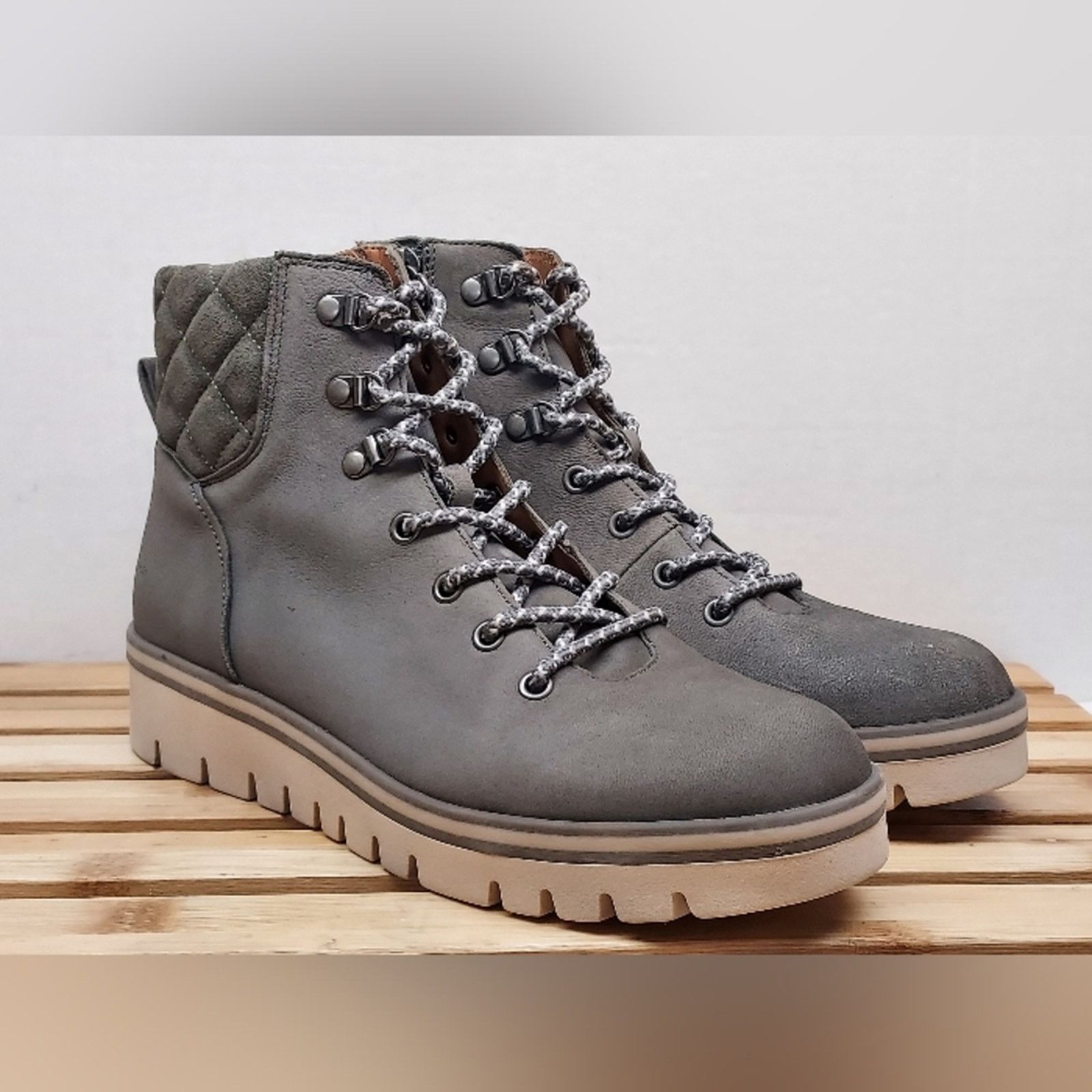 Unknown London Caslon Womens | Grey | Hanley Leather Ankle Zip Boots Size 9 Size US 9 / IT 39 - 1 Thumbnail