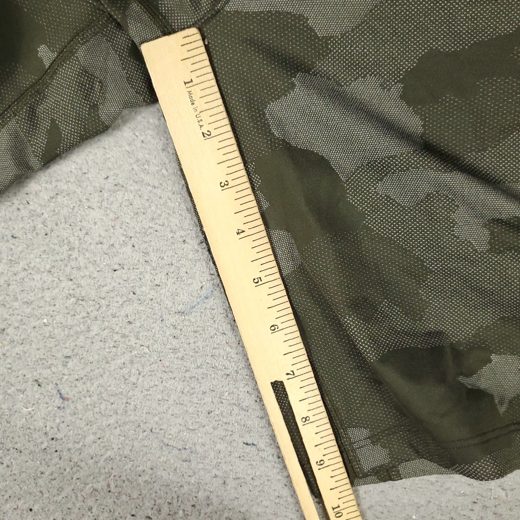 Lululemon Lululemon Shorts Mens M Green Camouflage Tie Elastic Waist Pockets Stretch Athletic Pattern Camouflage Logo 90s? (Note: Wait) Size US 31 - 6 Thumbnail