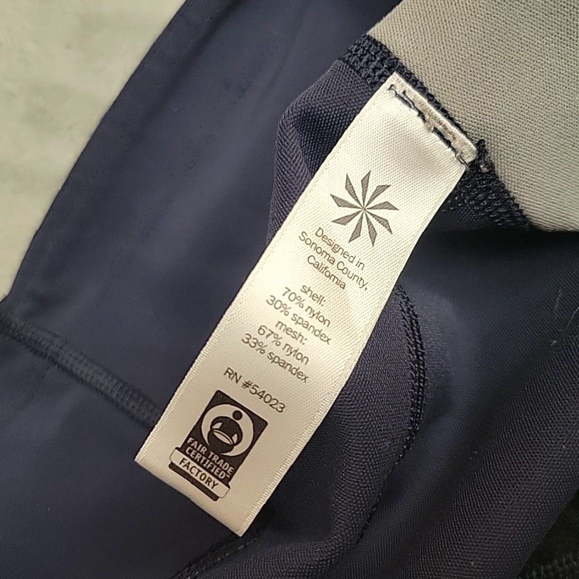 Athleta Athleta Leggings Womens Large Blue Geometric High Rise Stretch Crop Size 36" / US 14 / IT 50 - 5 Thumbnail