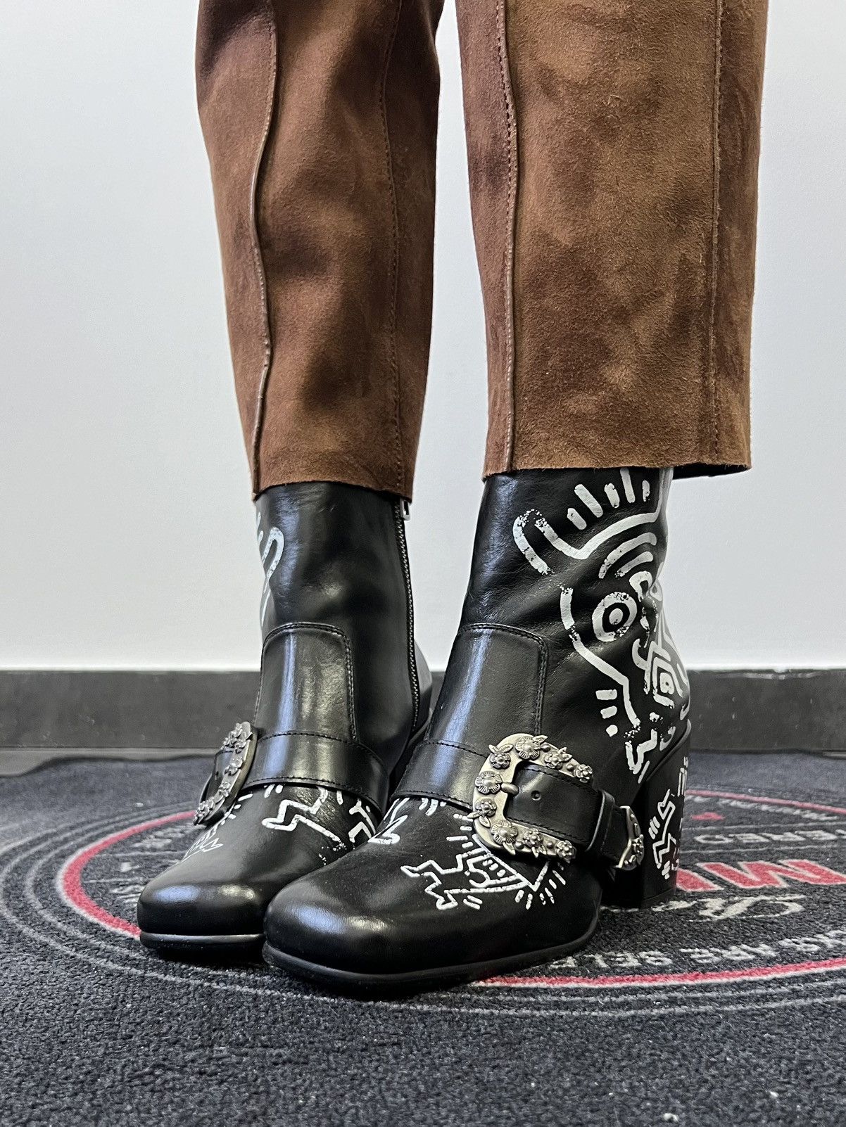 Coach × Keith Haring Coach x Keith Haring crazy graffiti boots Size US 7.5 / IT 37.5 - 2 Thumbnail