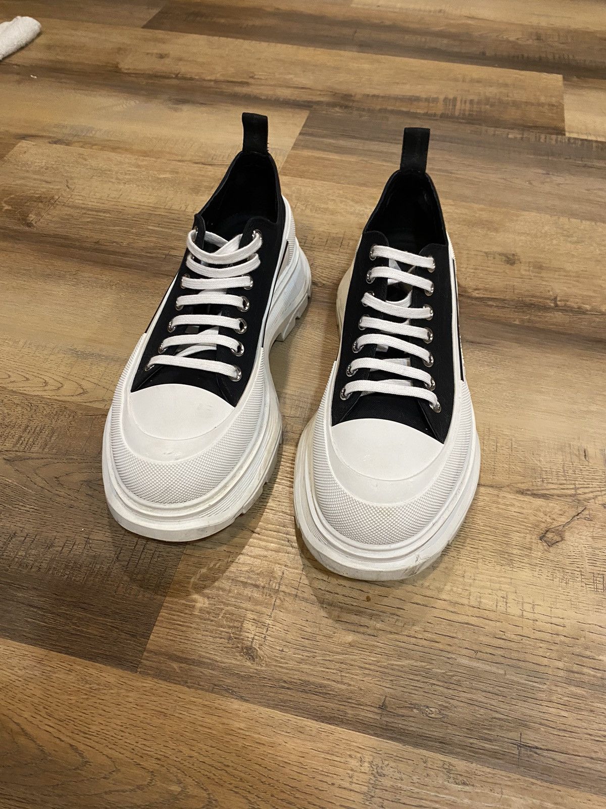 Alexander McQueen Alexander Mcqueen TreadSlick Sneaker Size US 11 / EU 44 - 1 Thumbnail