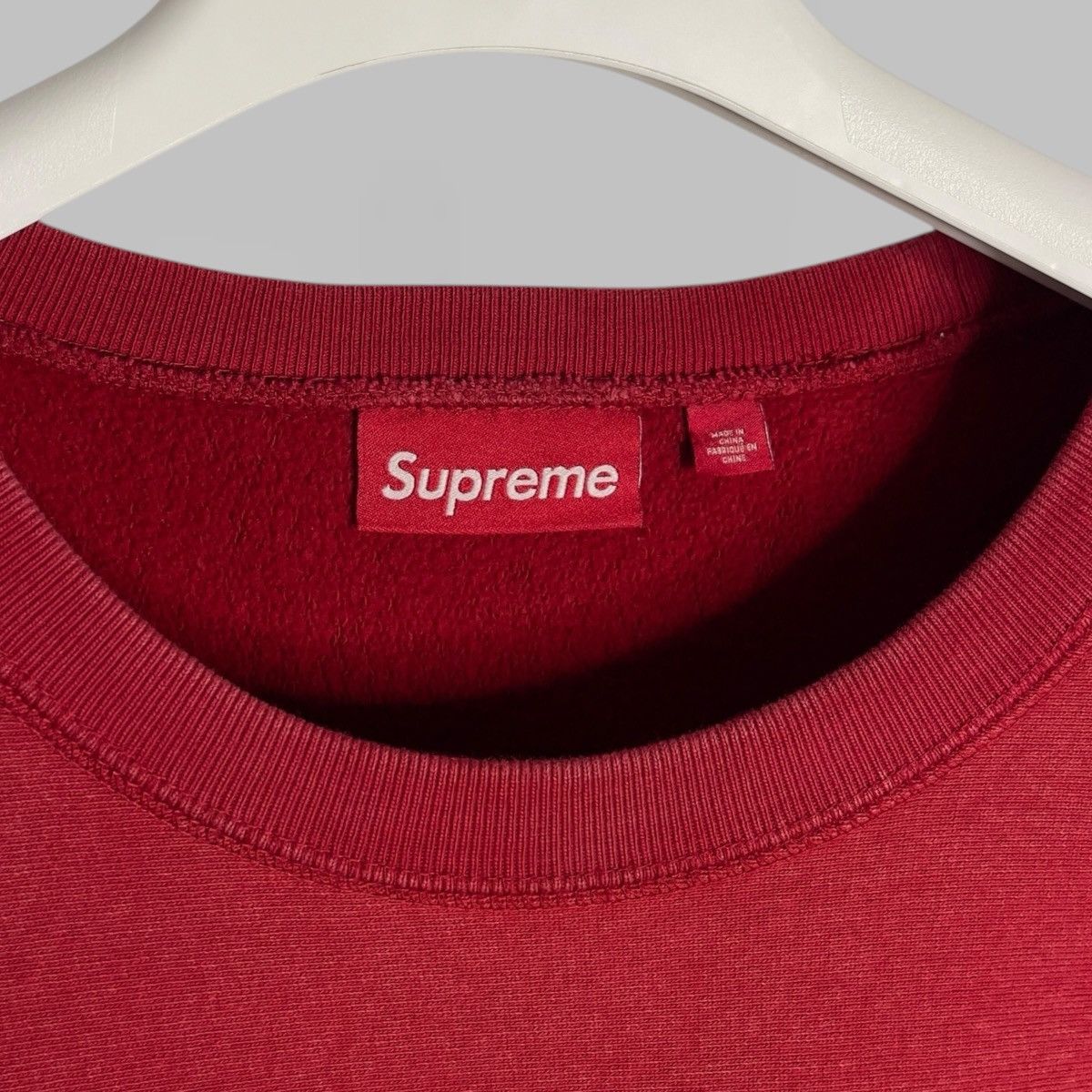 Supreme SUPREME ICONIC RED CRACKED LOGO CREWNECK SIZE XL Size US XL / EU 56 / 4 - 6 Thumbnail