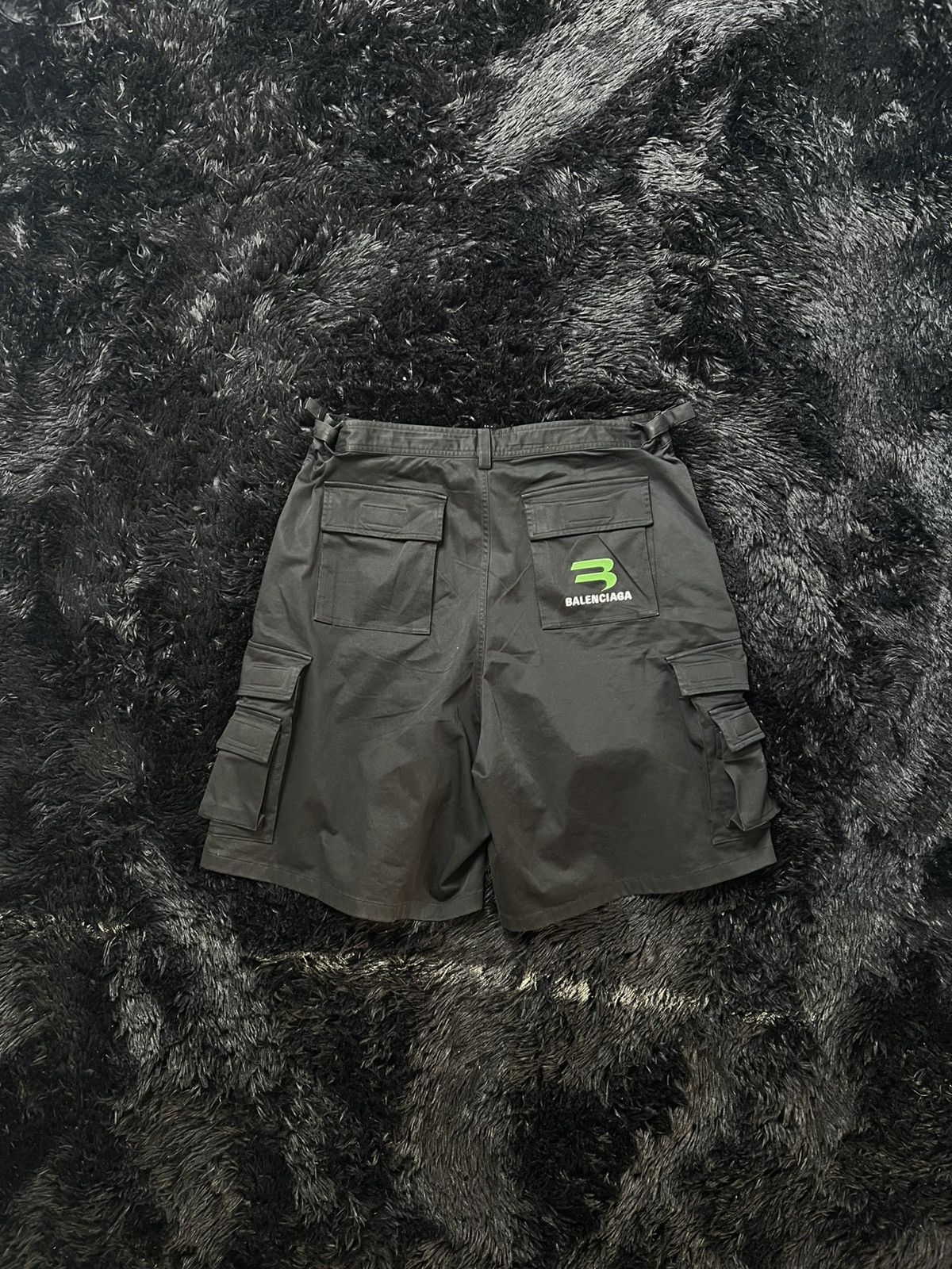 Balenciaga Balenciaga Cargo Shorts Size US 34 / EU 50 - 3 Thumbnail
