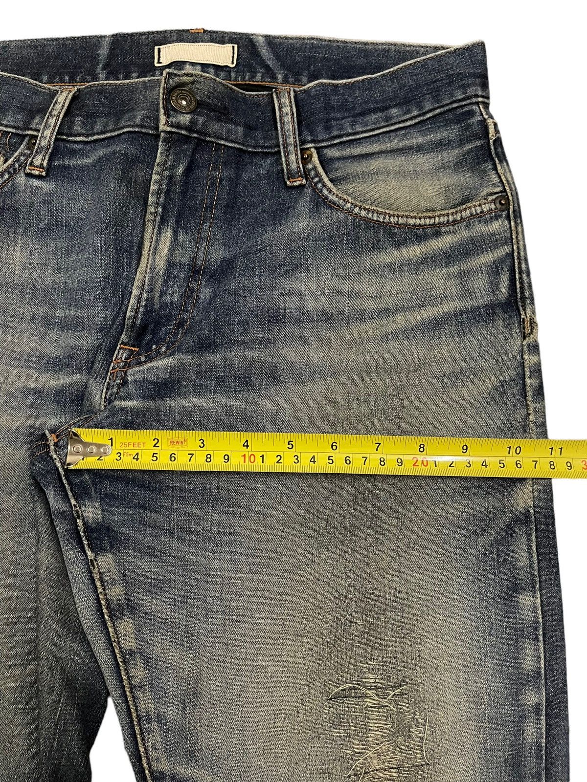 Uniqlo Vintage Japanese Uniqlo Blue Wash Style Distress Baggy Jeans Size US 31 - 12 Thumbnail