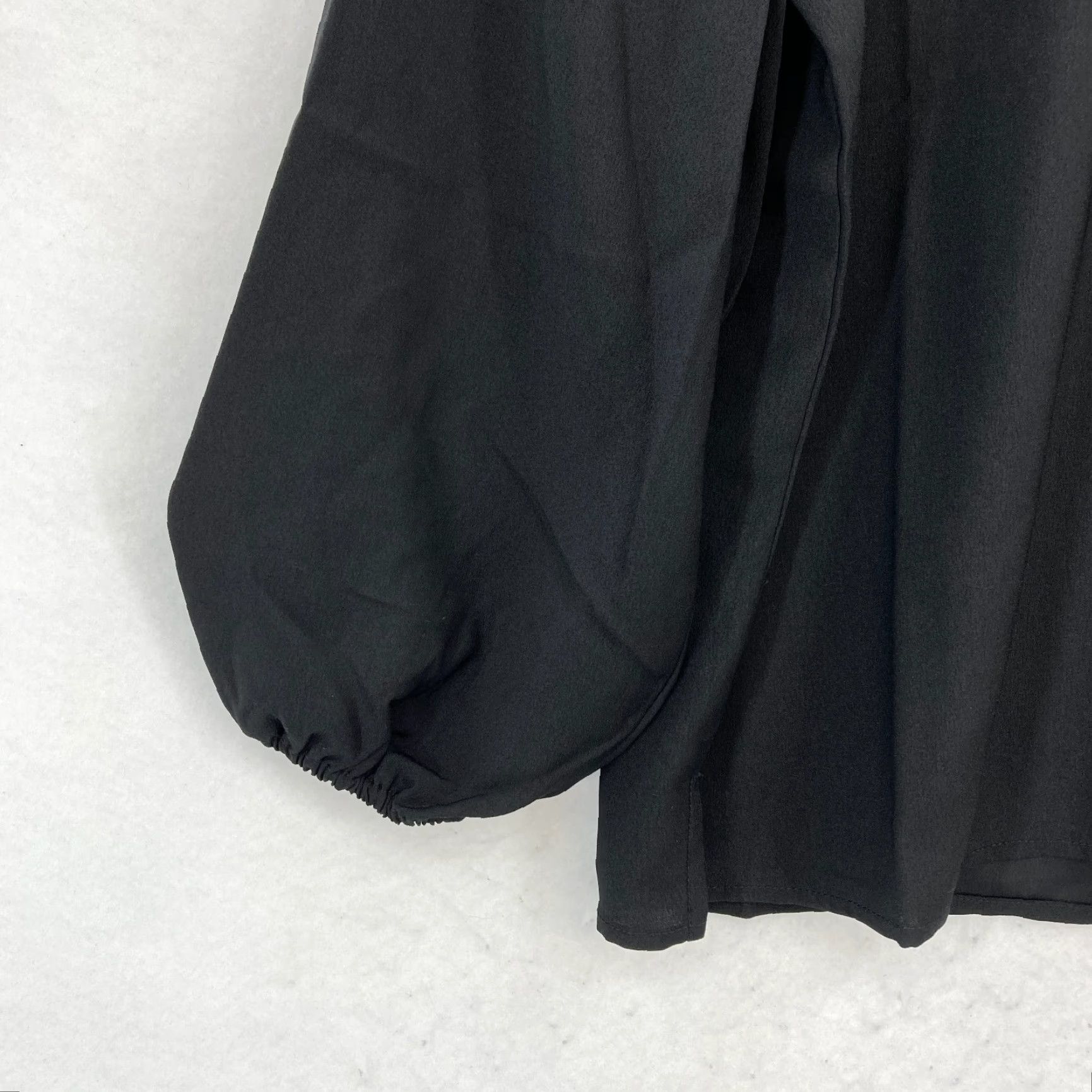 J.Crew J.CREW Puff Sleeve Satin Back Crepe Top Women's SP Petite Black Keyhole Neckline Shirt Size S / US 4 / IT 40 - 2 Thumbnail