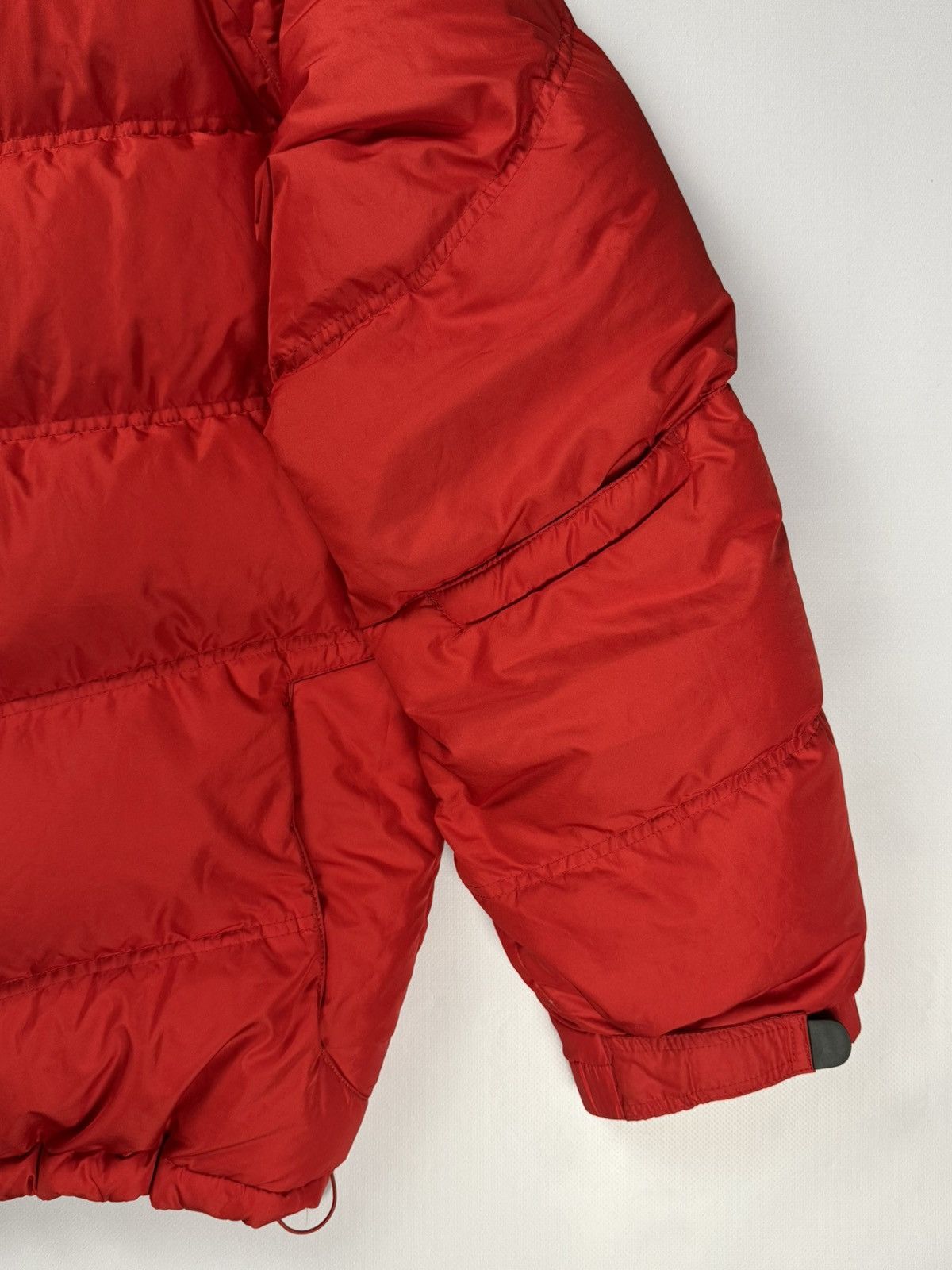 Nike Vintage Nike Puffer Red Down Jacket Y2K Size L Size US L / EU 52-54 / 3 - 4 Thumbnail