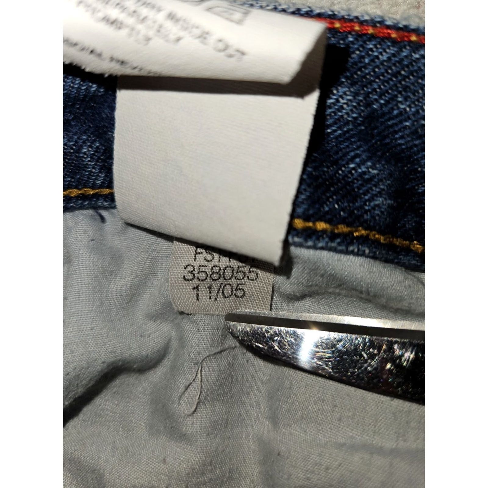 Tommy Hilfiger VINTAGE Tommy Hilfiger Womens Boyfriend Shorts Denim 6 Blue Embroidered Logo Preppy American Classic Size 28" / US 6 / IT 42 - 3 Thumbnail