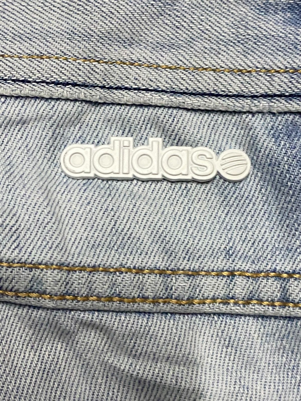 Adidas Vintage Adidas Light Wash Distressed Loose Jeans Size US 33 - 12 Thumbnail