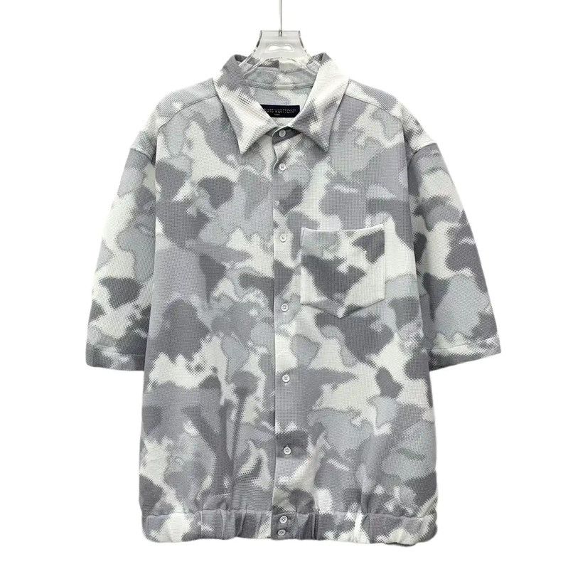 Louis Vuitton Louis Vuitton Men's Light Gray Short Sleeve Shirt 0089 Size US L / EU 52-54 / 3 - 1 Thumbnail