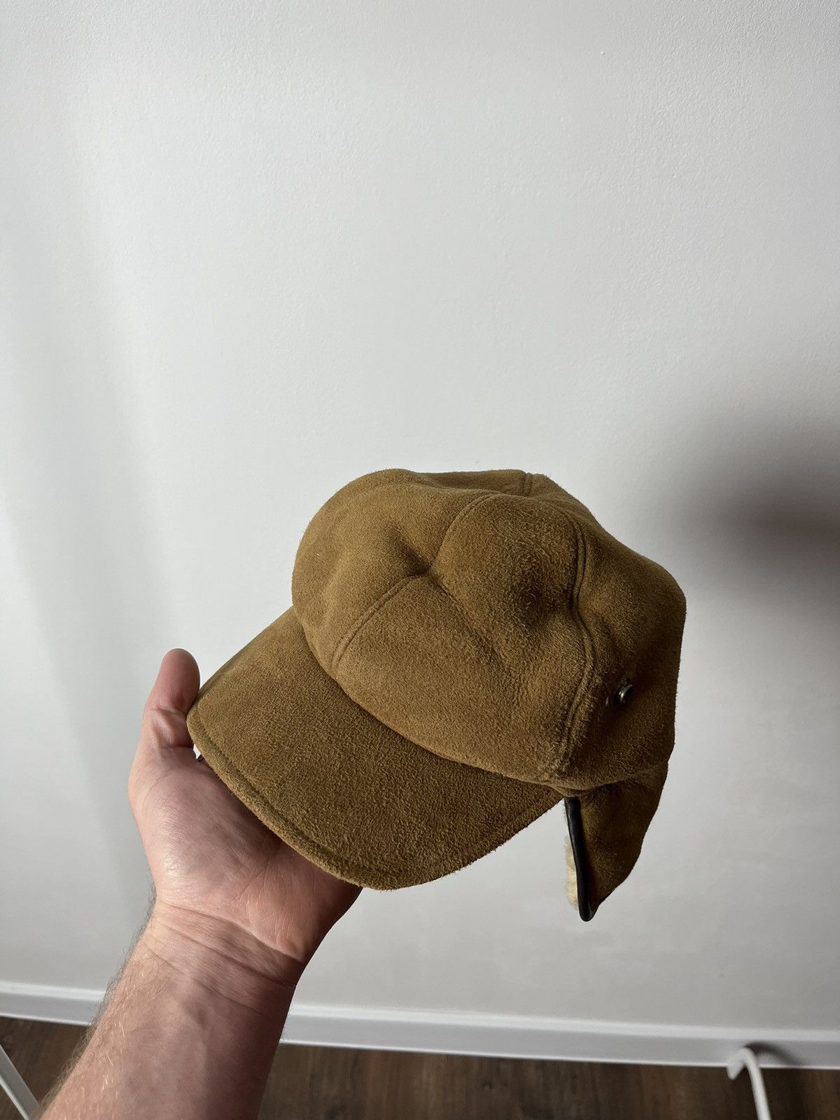 Ugg UGG Australia Sherpa Sheepskin Fur Ushanka Hat / Cap Size ONE SIZE - 6 Thumbnail