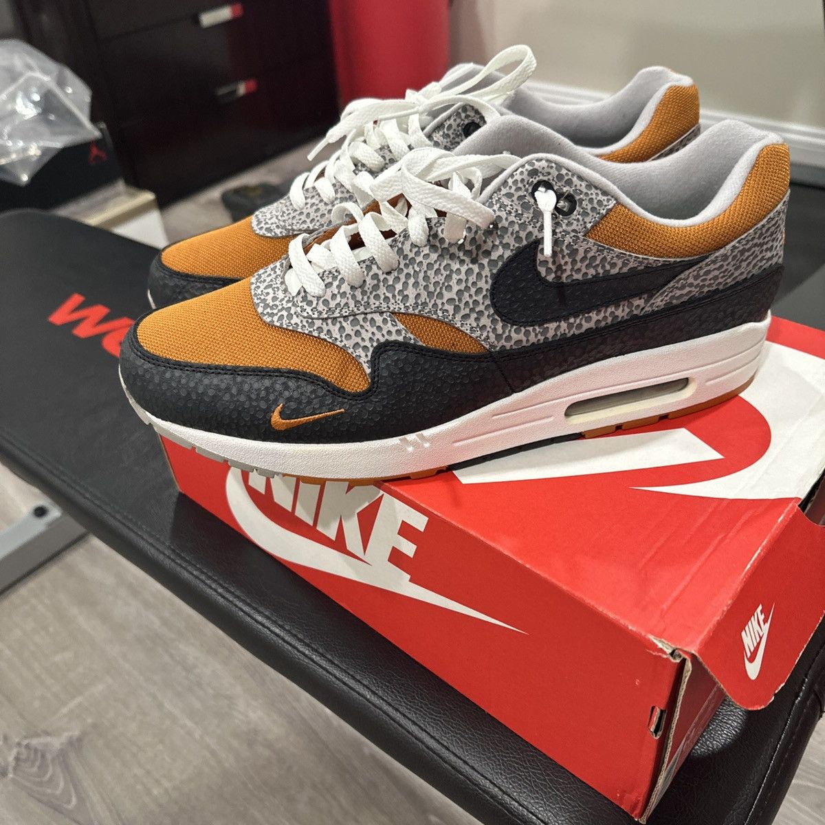 Nike Nike air max 1 safari size? Sz13 Size US 13 / EU 46 - 3 Thumbnail