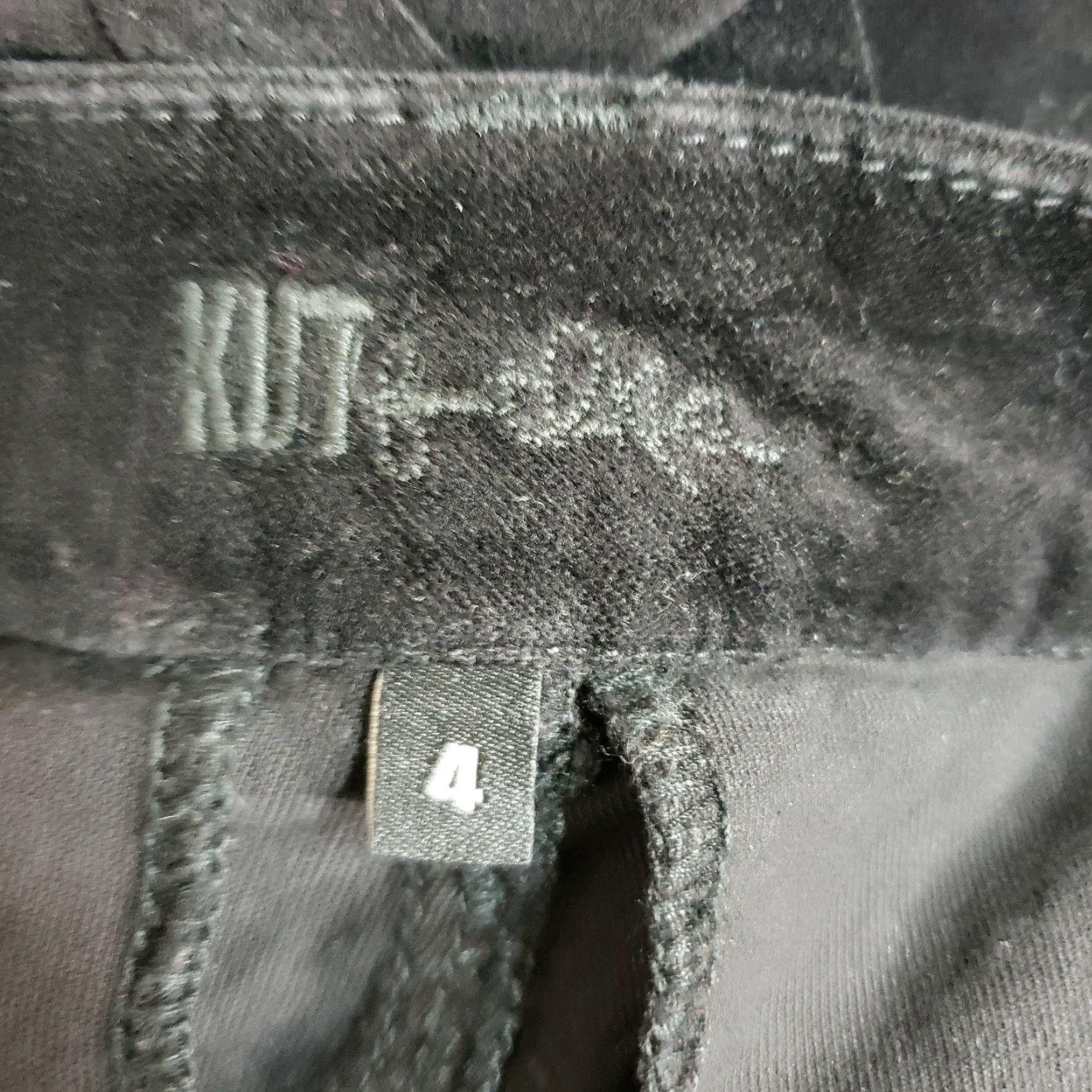 Vintage VINTAGE Kut from the Kloth Womens Pants Skinny Black Velvet Mid Rise 4 Adult Womens Boots? Size 27" / US 4 / IT 40 - 6 Thumbnail