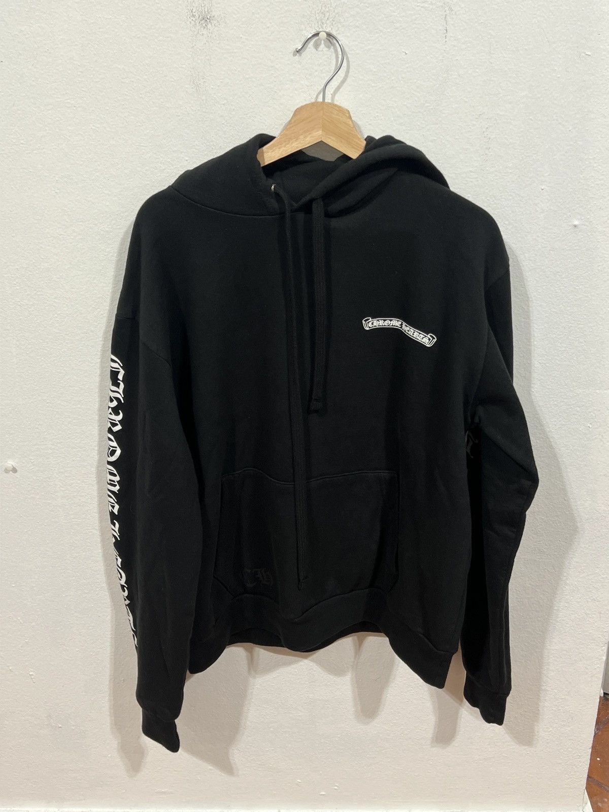 Chrome Hearts Chrome Hearts Black Scroll Logo Hoodie Size US S / EU 44-46 / 1 - 1 Thumbnail