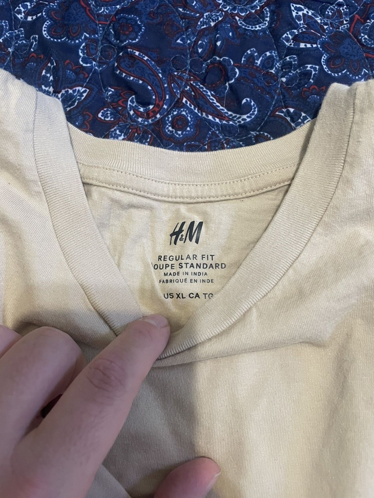 H&M H&M Beige Tee Size US XL / EU 56 / 4 - 2 Thumbnail