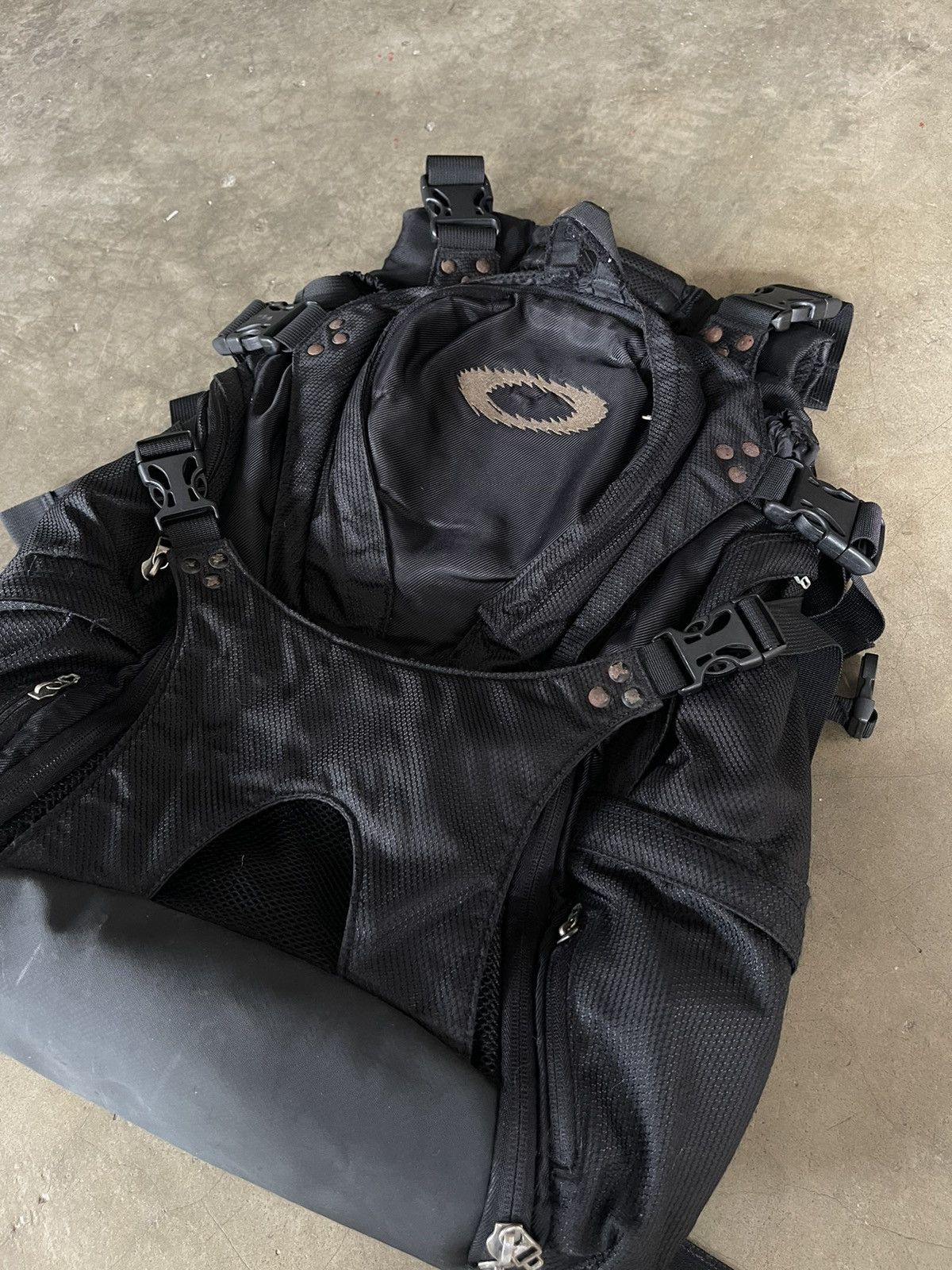 Oakley Vintage 00s Deep Black Tactical Icon Special Material Oakley Size ONE SIZE - 2 Thumbnail