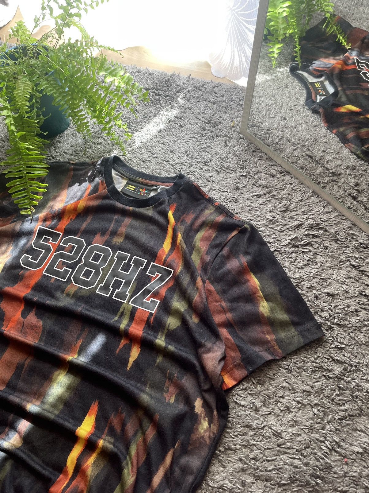 Adidas × Pharrell Adidas T-Shirt Pharrell Williams Designer Streetwear Rare Size US L / EU 52-54 / 3 - 14 Thumbnail
