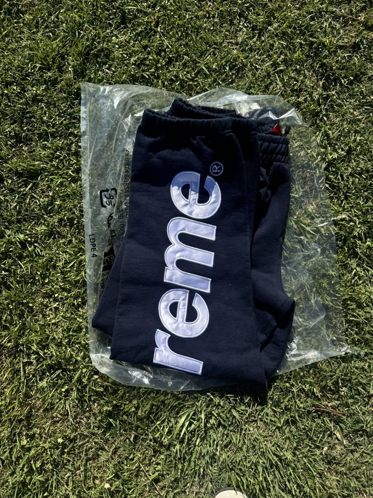 Supreme Supreme Satin Appliqué Sweatpants Navy Size US 38 / EU 54 - 2 Thumbnail