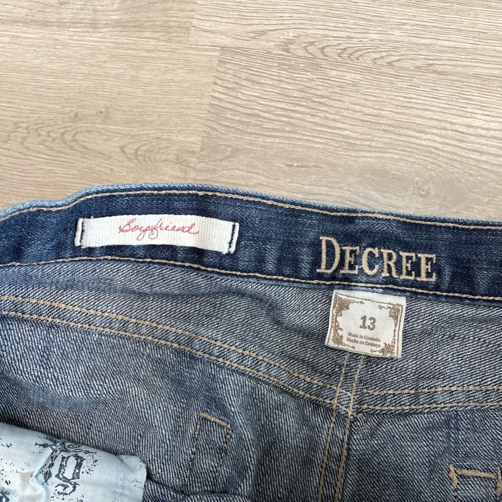 Decree VINTAGE Decree Boyfriend Jeans Distressed Capris Juniors Size 13 Blue Women's Size 34" / US 12 / IT 48 - 2 Thumbnail