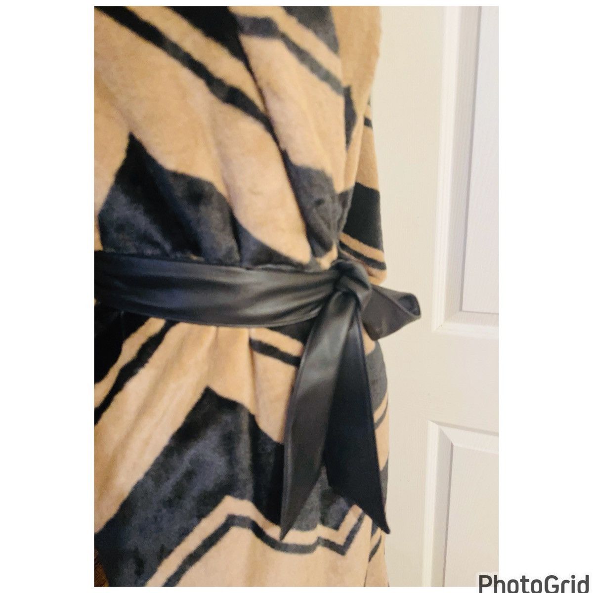 Banana Republic Banana Republic Faux Fur Coat with Leather Belt Size S / US 4 / IT 40 - 8 Thumbnail