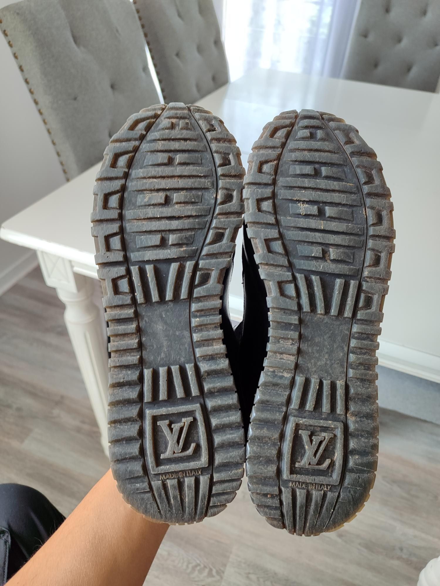 Louis Vuitton BASKETS LOUIS VUITTON RUN AWAY SLIP ON Size US 8 / IT 38 - 7 Thumbnail