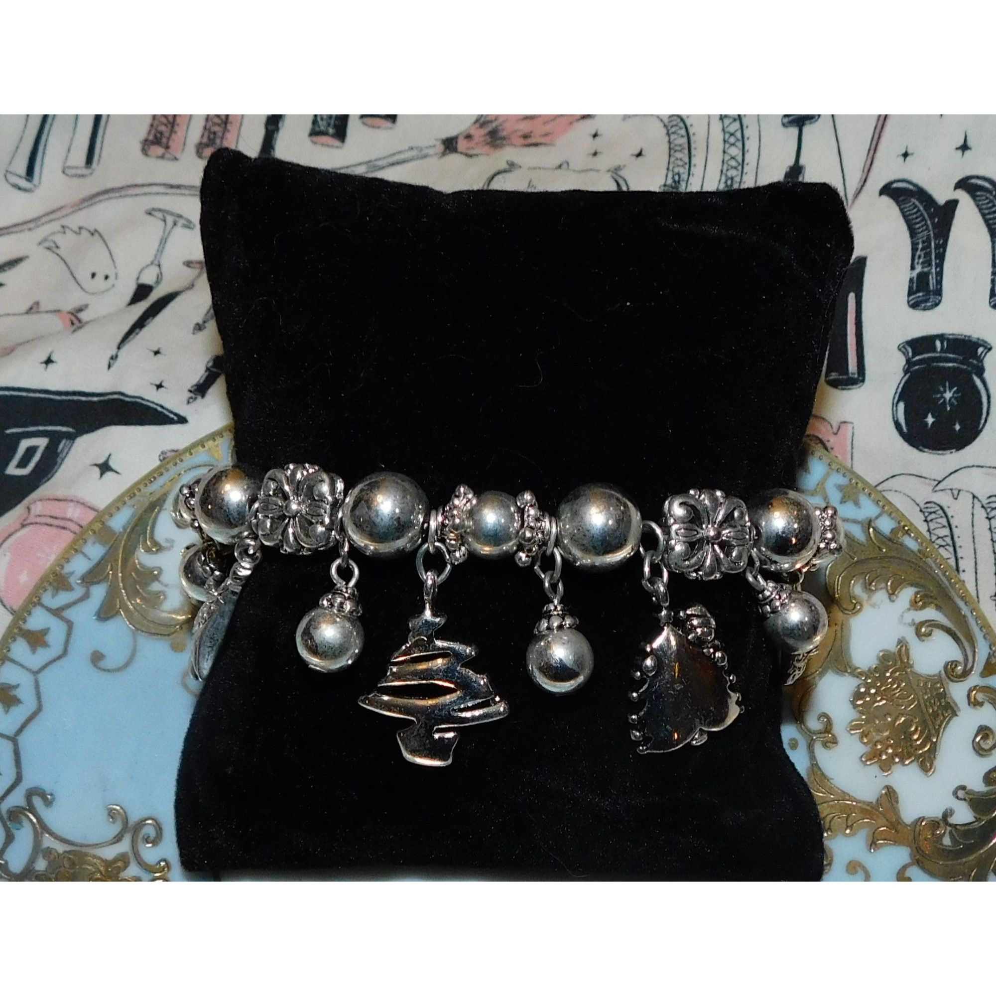 Other Vintage Christmas Tree Charm Bracelet Silver Tone Size ONE SIZE - 4 Thumbnail