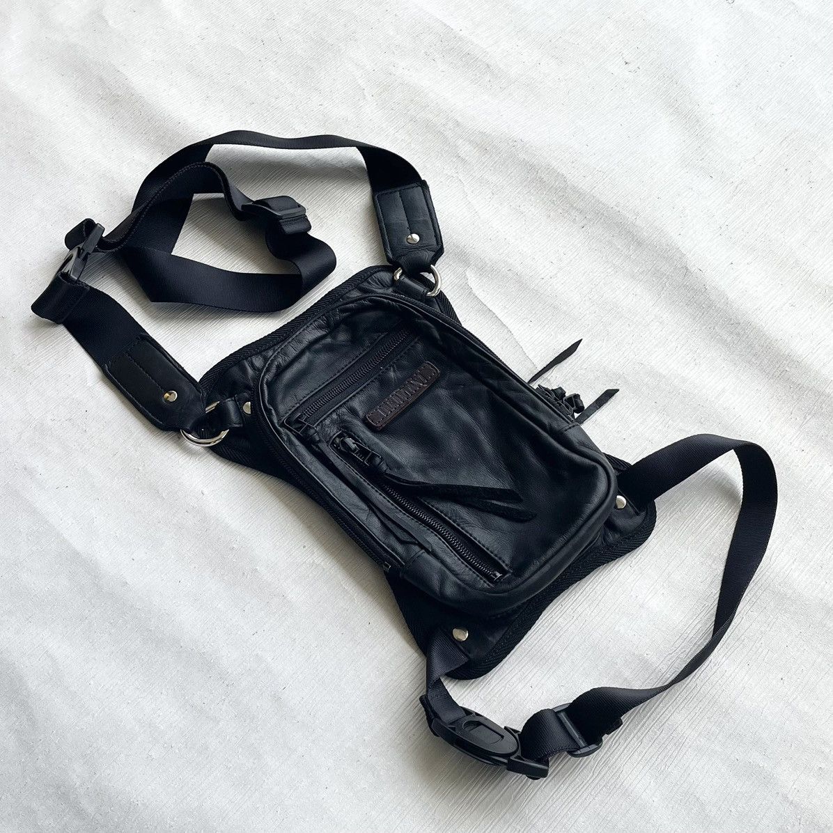 Japanese Brand RUSHITANI TACTICAL 2 WAY LEATHER LEG BAG Size ONE SIZE - 3 Thumbnail