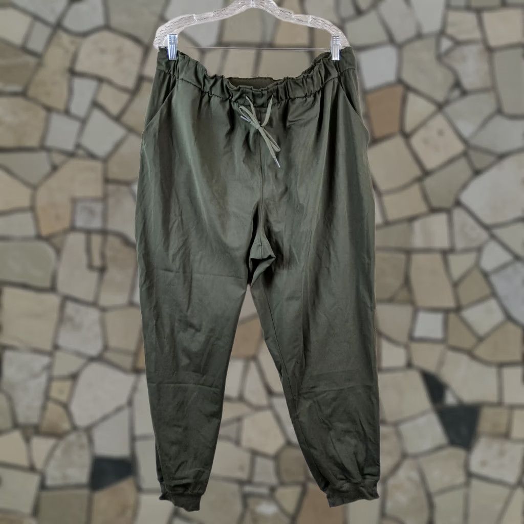 Lululemon Lululemon Stretch High Rise Jogger Pants Size 18 Women’s Size 40" / US 18 - 1 Thumbnail