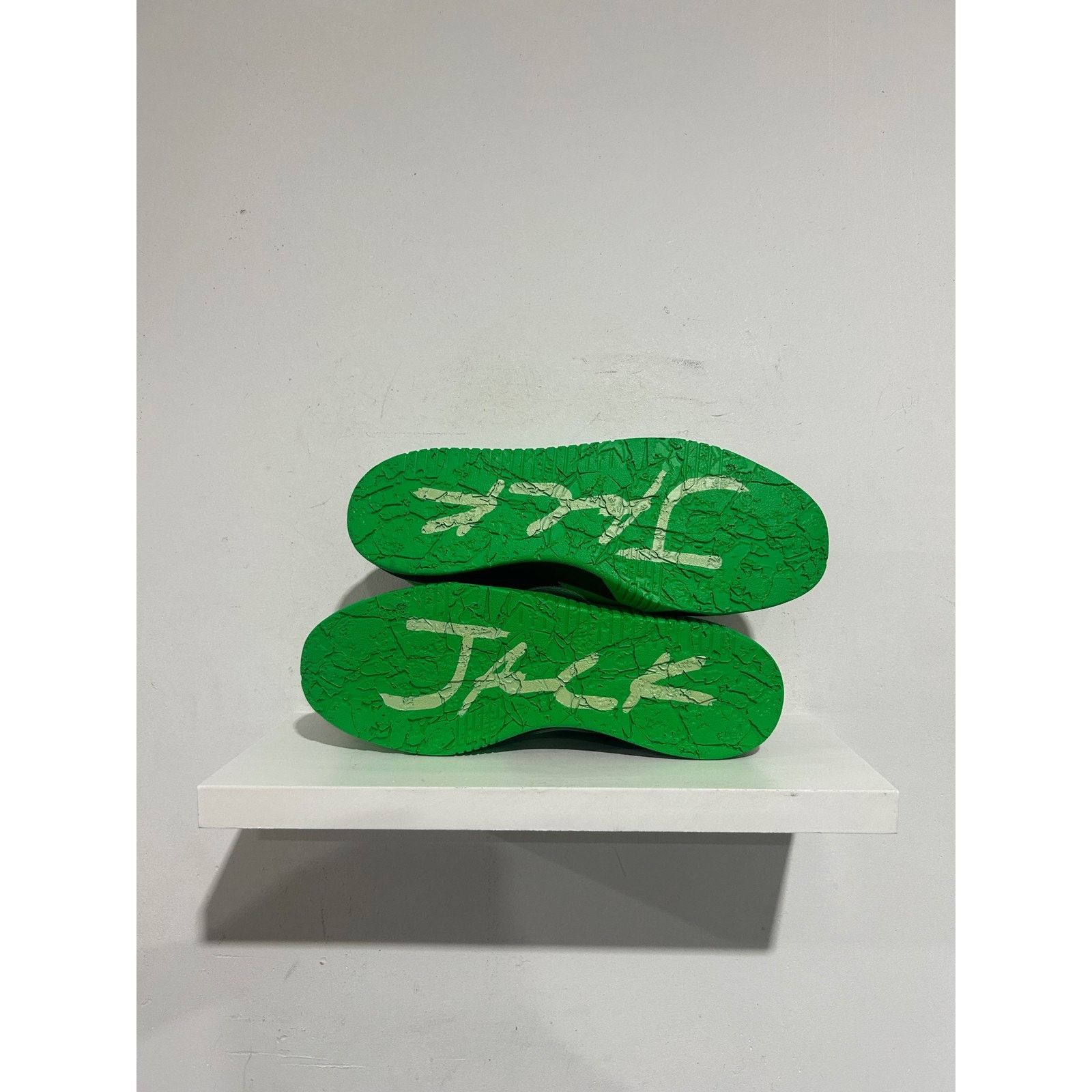 Nike NIKE CJ1 T-REXX TRAVIS SCOTT GREEN SPARK SIZE 11 NEW Size US 11 / EU 44 - 5 Thumbnail