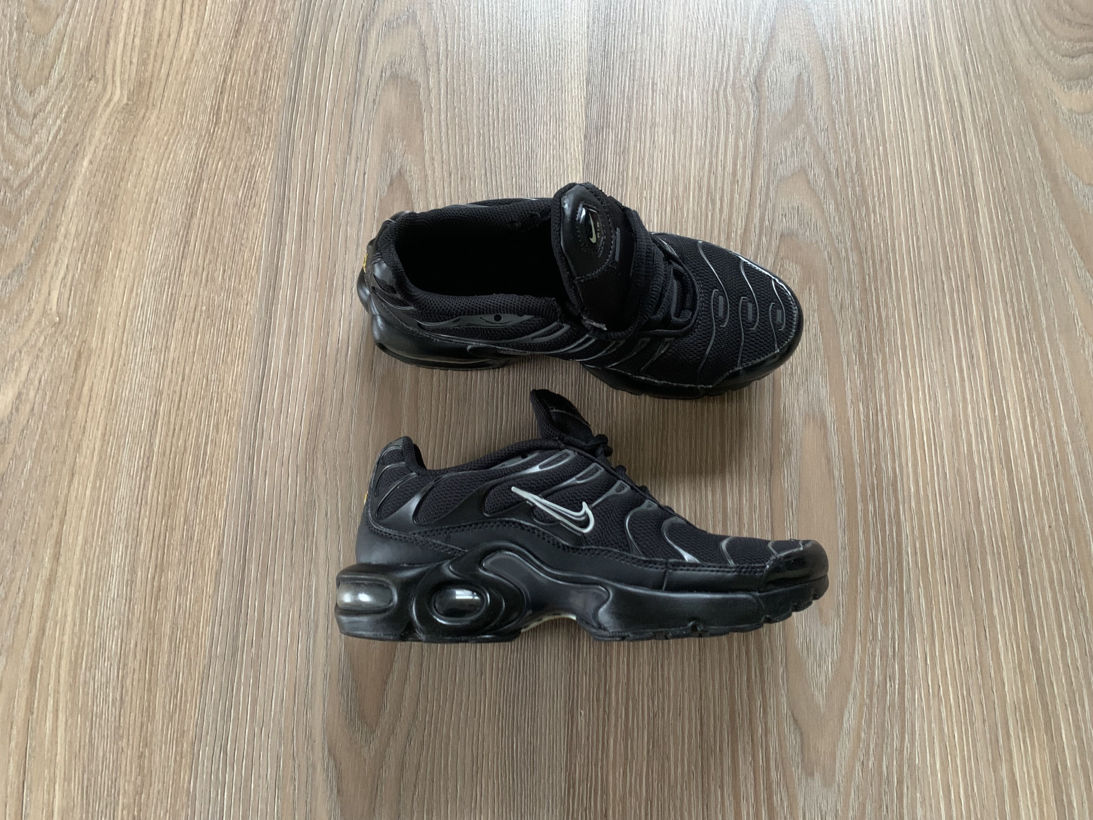 Nike Black Nike Air Max TN Plus Size US 5 / EU 37 - 1 Thumbnail