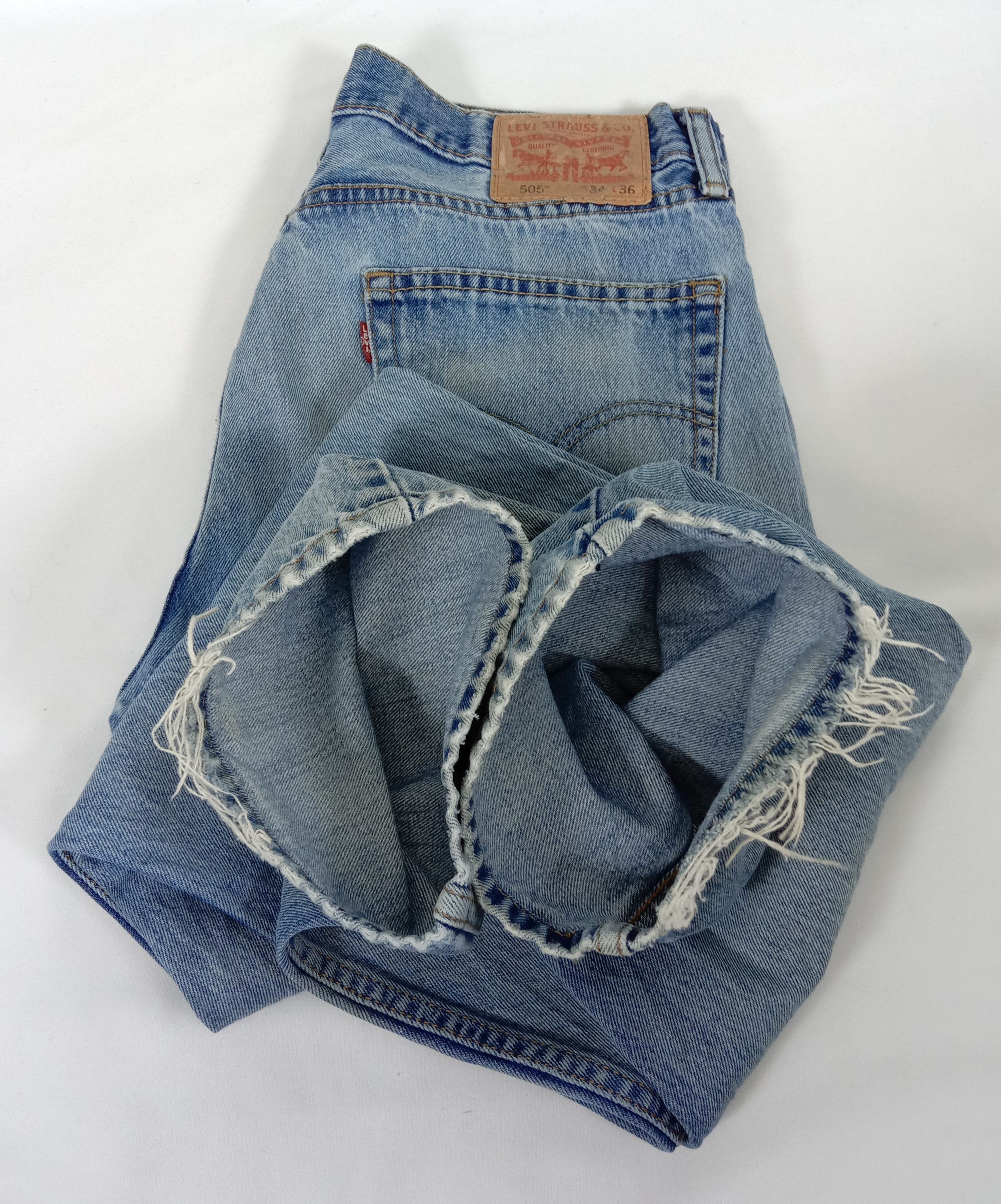 Levi's Vintage Levi's 505 Jeans Light Wash Straight Fit Denim Size US 34 / EU 50 - 16 Thumbnail