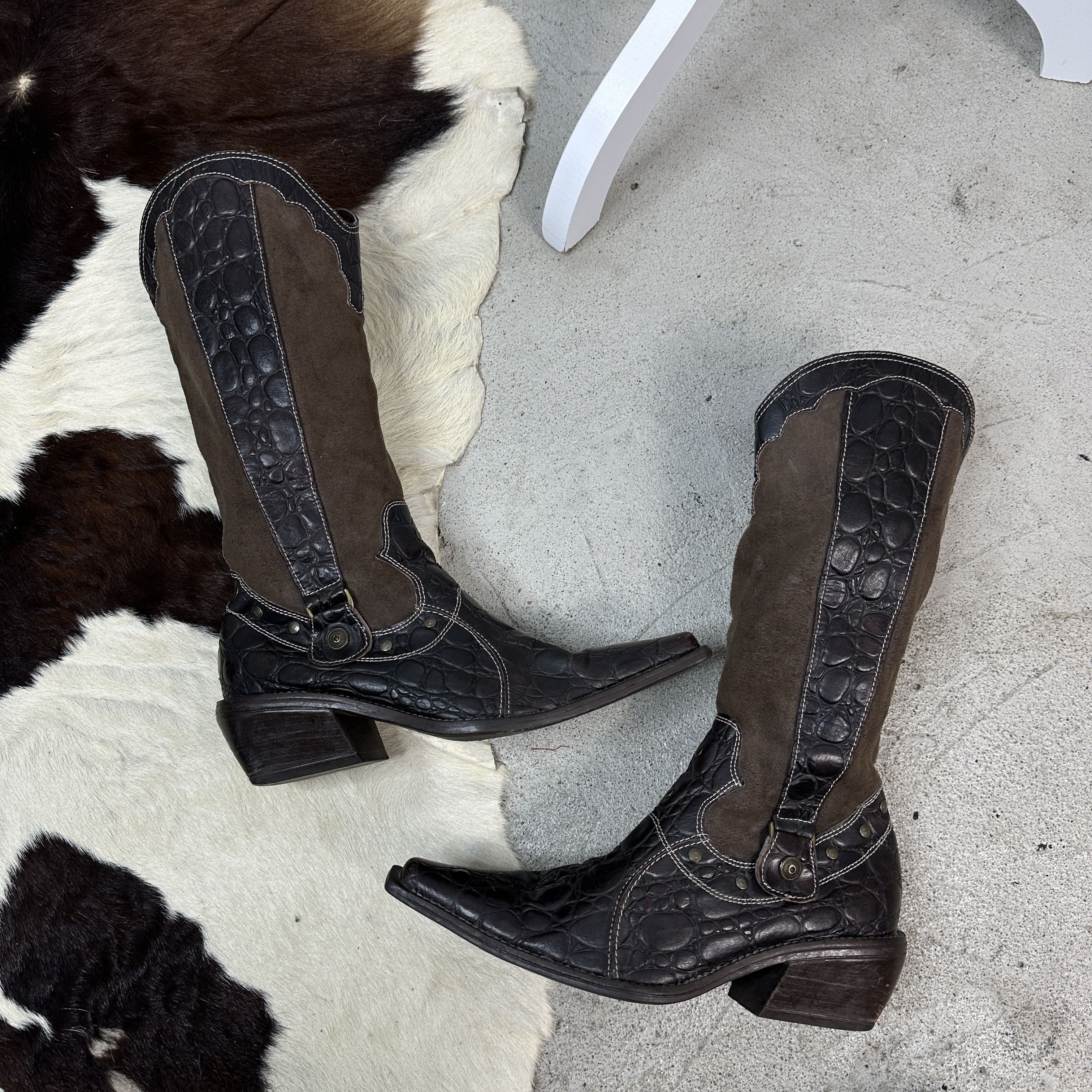 Vintage Vintage Avant Garde Archive Y2K Leather Cowboy Boots Size US 5 / IT 35 - 5 Thumbnail