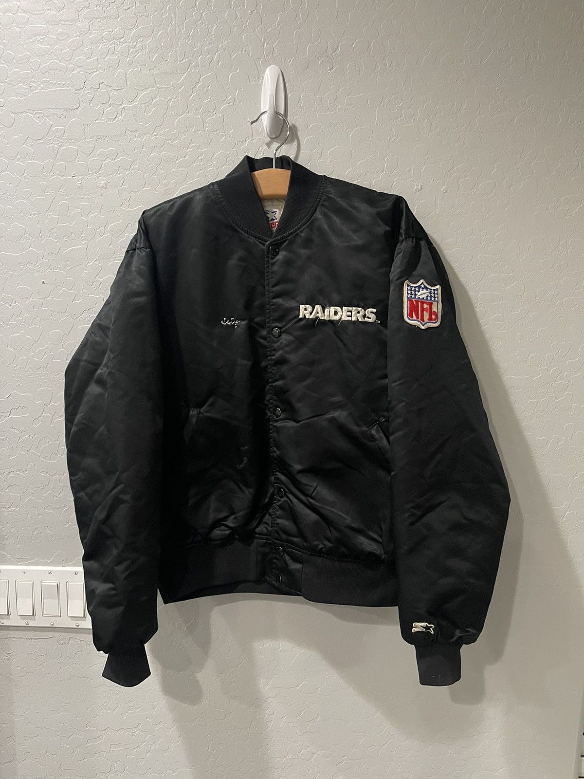 Starter Vintage STARTER Los Angeles Raiders Satin Jacket Size Medium Size US M / EU 48-50 / 2 - 1 Thumbnail