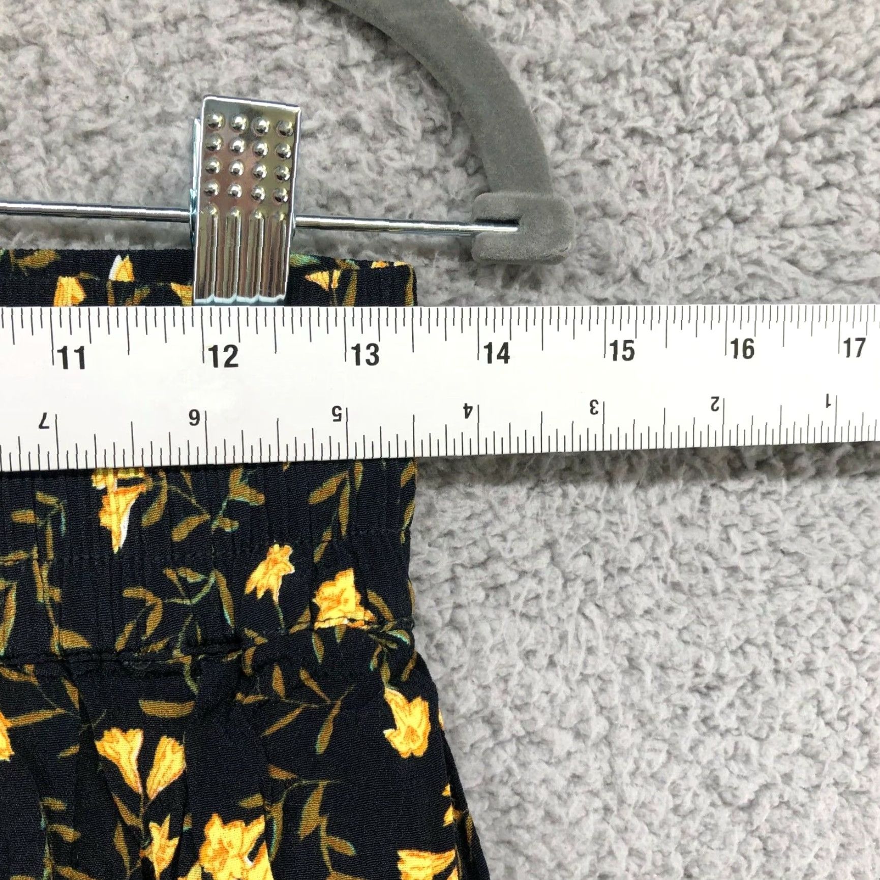 Zara Zara High Waist Floral Shorts Womens Small S Black Yellow Lightweight Boho Size 28" / US 6 / IT 42 - 5 Thumbnail