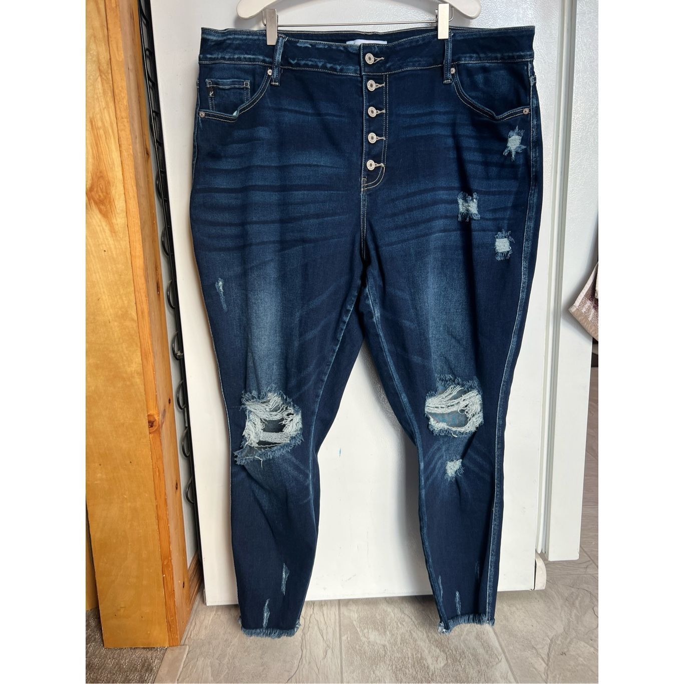 Other Kancan Distressed Skinny Jeans Woman’s 24 Plus Size Size 42" / US 20 - 1 Thumbnail