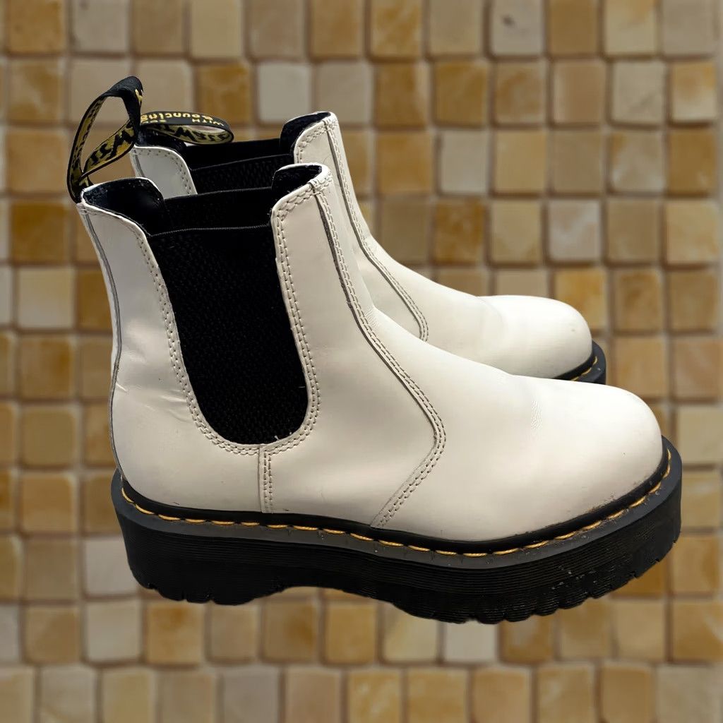 Dr. Martens 2976 Quad Chelsea Boots Women Size 8 White  display picture 3