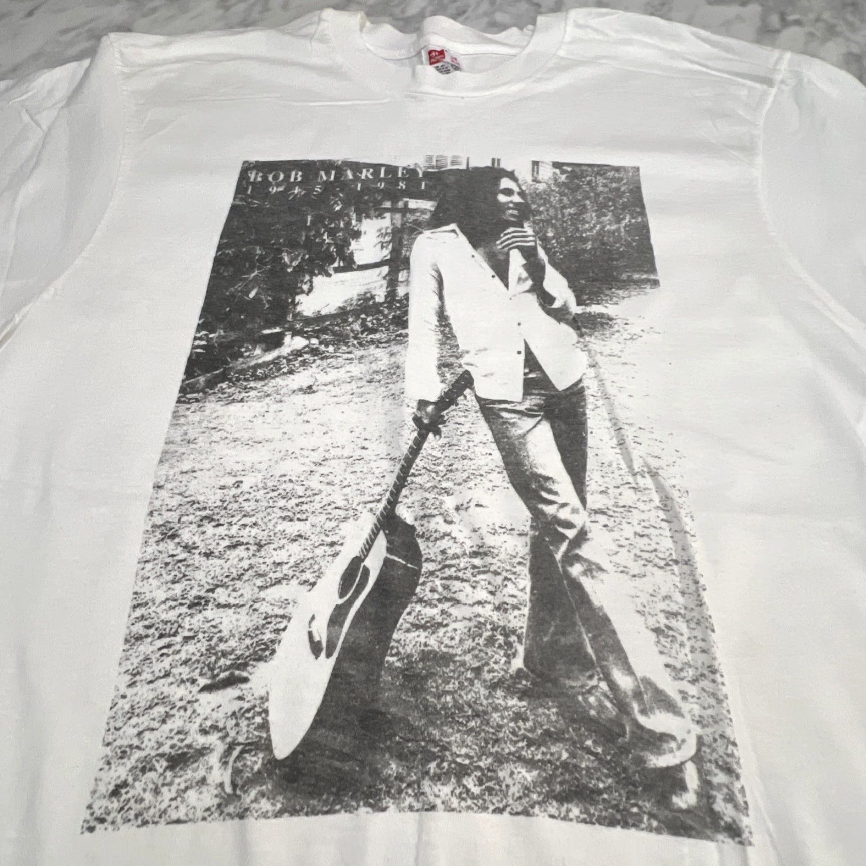 Hanes VINTAGE Bob Marley Graphic Tee Shirt Men Large White 1980s Hanes Tag 42-44 Cotton Short Sleeve Grunge Mens Size US L / EU 52-54 / 3 - 3 Thumbnail