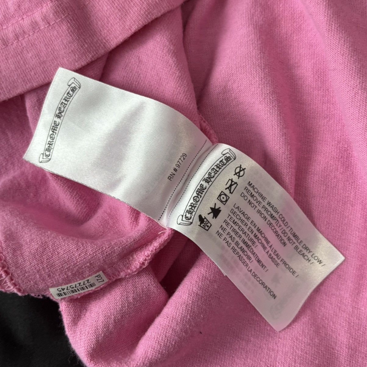 Chrome Hearts Chrome Hearts Pink Scroll Logo Tee Size Small Size US S / EU 44-46 / 1 - 5 Thumbnail