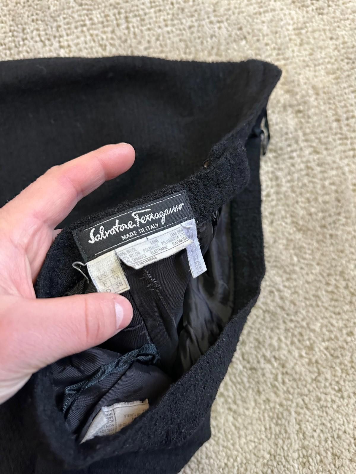 Salvatore Ferragamo Salvatore Ferragamo Wool Skirt Sz IT 42 Size 28" / US 6 / IT 42 - 7 Thumbnail