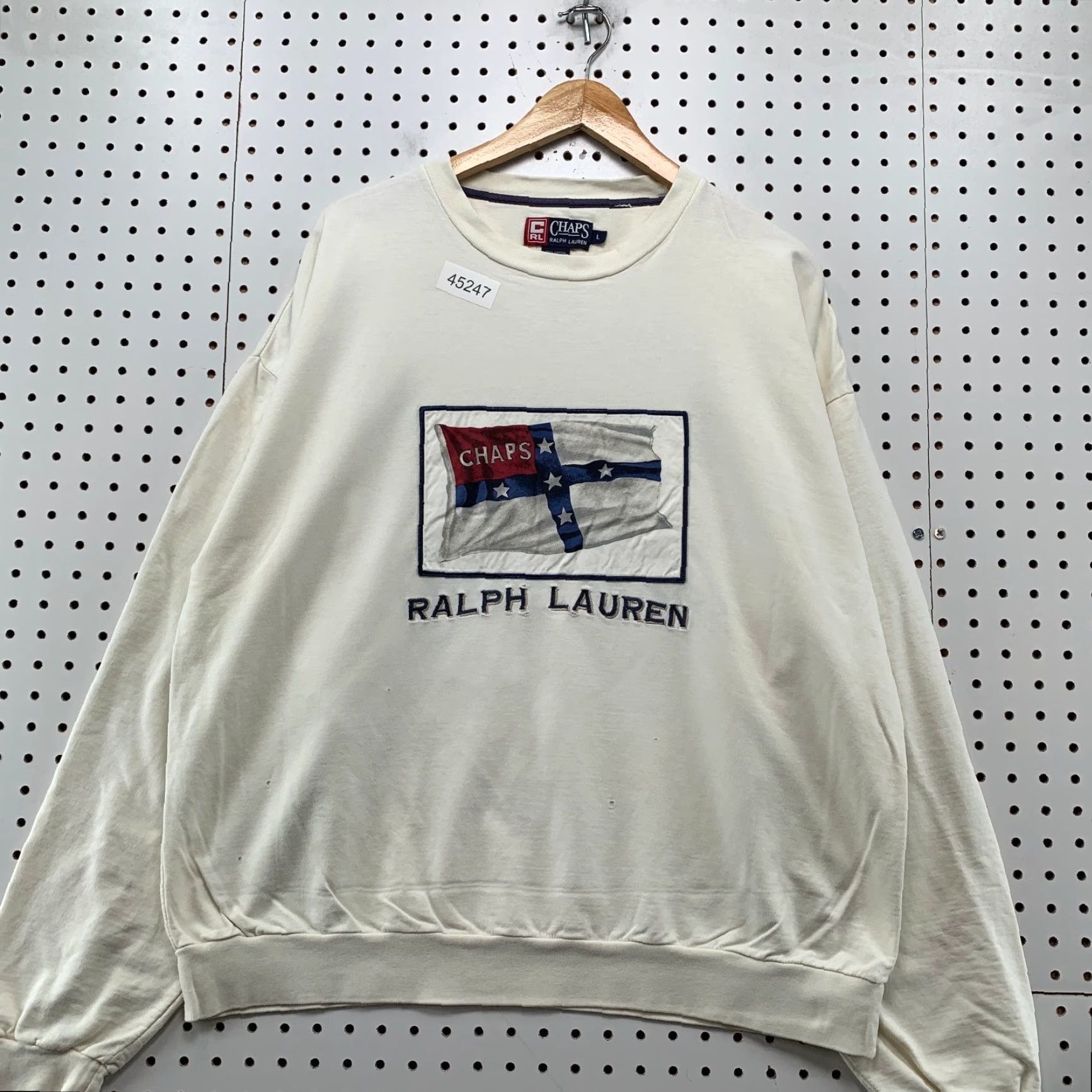 Ralph Lauren VINTAGE Ralph Lauren Chaps Sweatshirt Mens Large White Flag Embroidered 90s Crew Neck Cotton Fleece All Seasons Pullover World New Title Size US L / EU 52-54 / 3 - 2 Thumbnail
