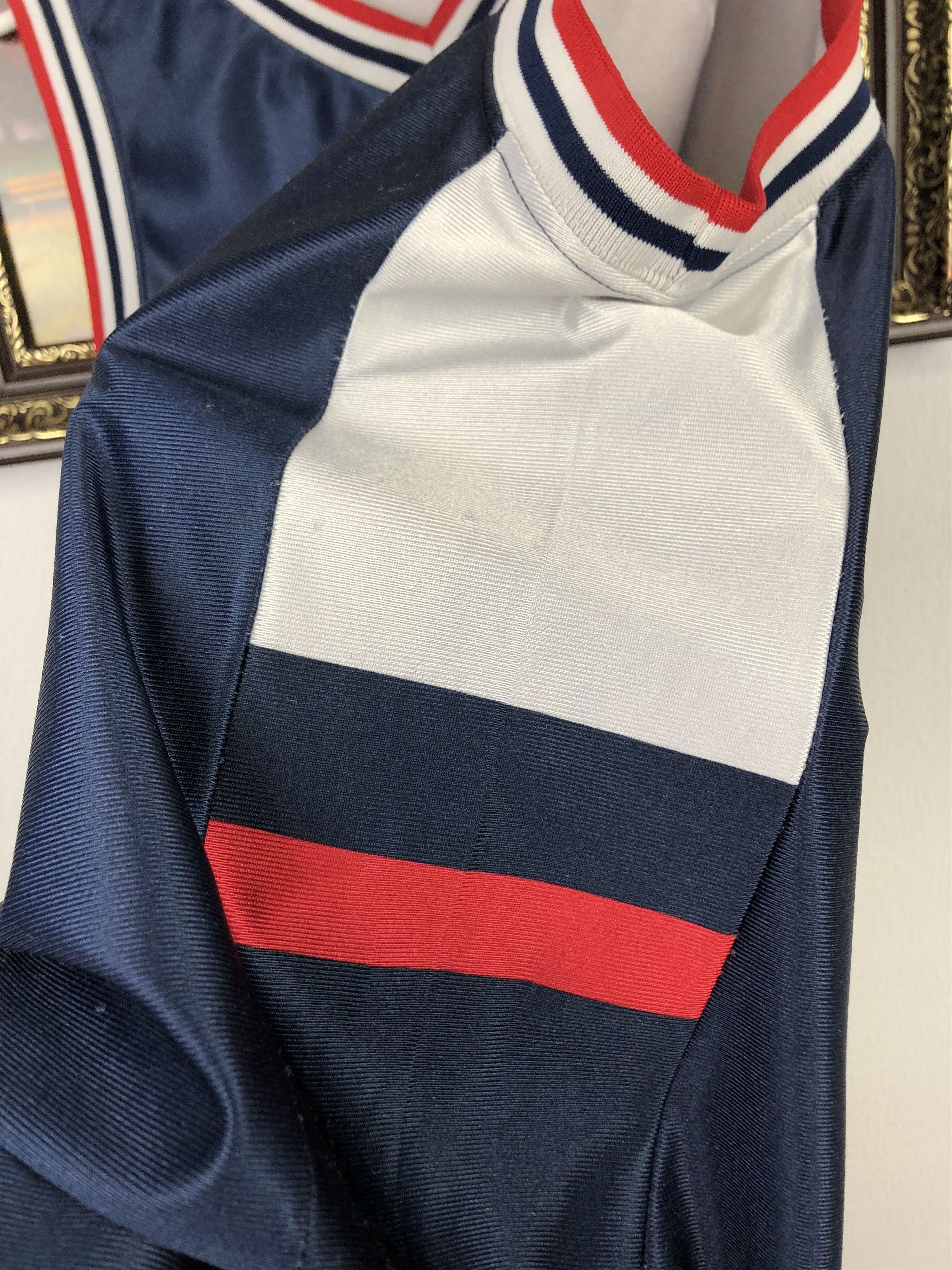 Nike Vintage Connecticut Huskies UCONN Moore NCAA Tee Jersey Size US L / EU 52-54 / 3 - 5 Thumbnail