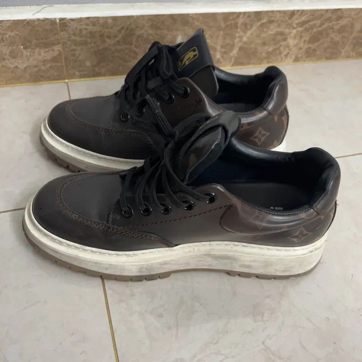 Other Louis Vuitton Classic Brown Low-Top Fashion Sneakers -2508 Size US 7.5 / EU 40-41 - 1 Thumbnail