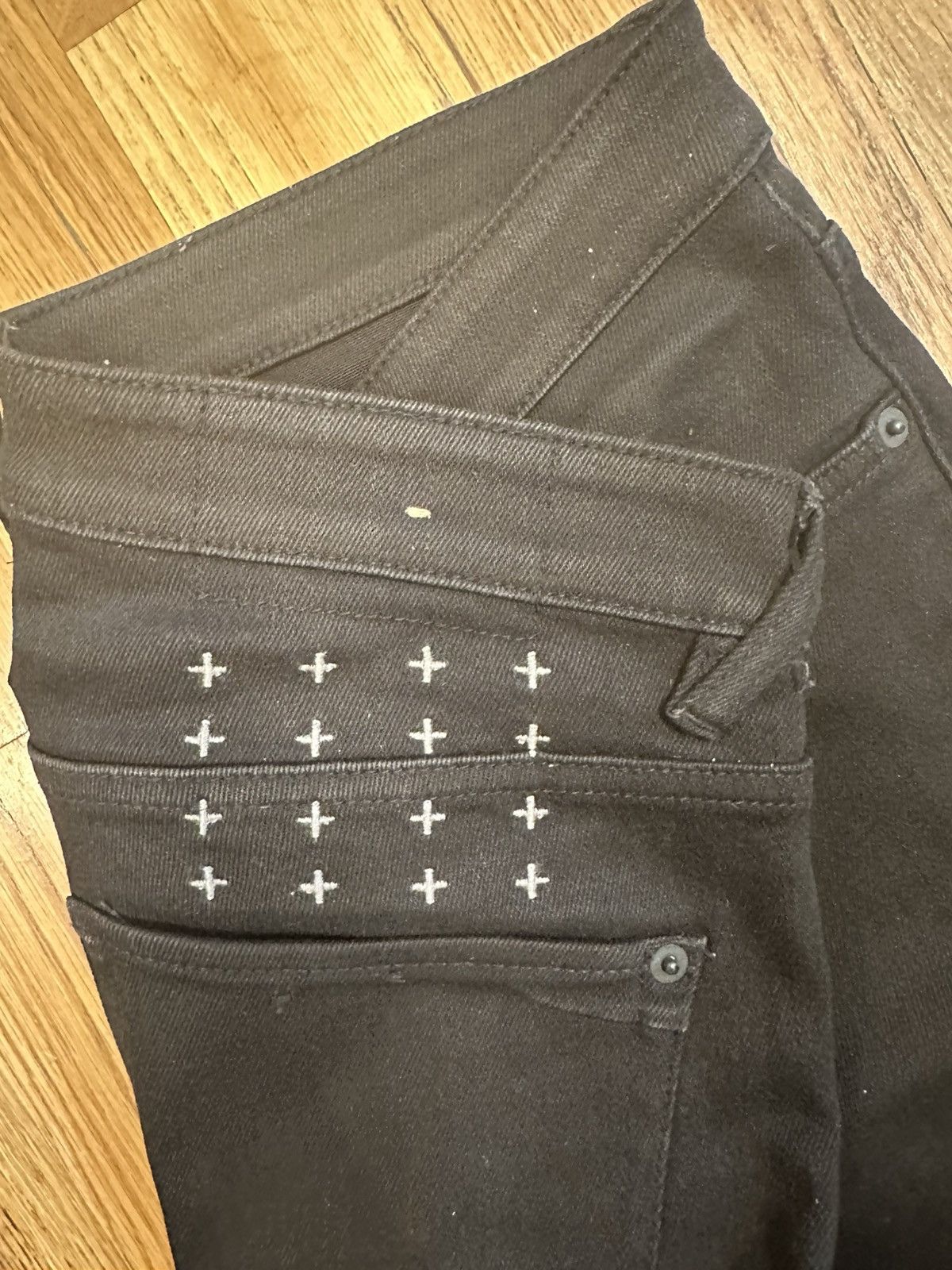 Ksubi Ksubi Knee Rip Plain Black Denim Jeans Size 31 Size US 31 - 4 Thumbnail