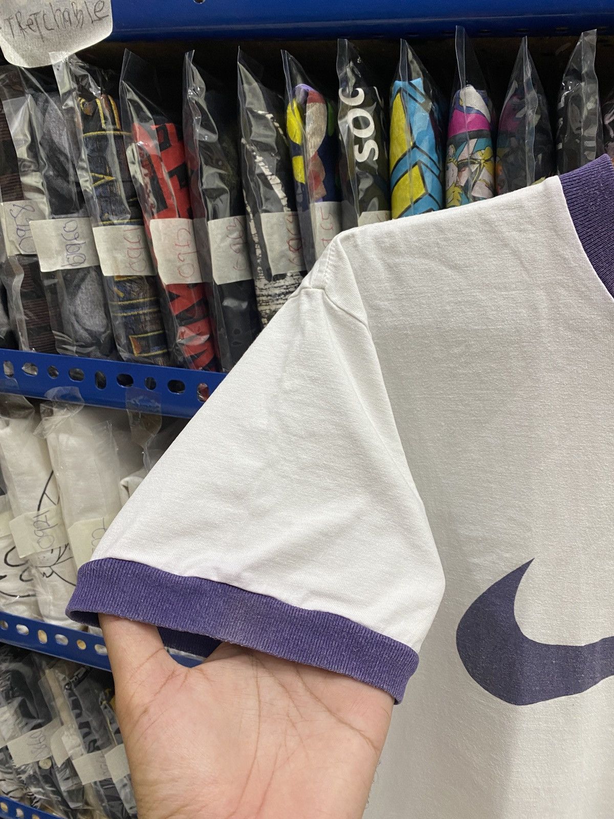 Vintage VINTAGE NIKE TSHIRT Size US S / EU 44-46 / 1 - 4 Thumbnail