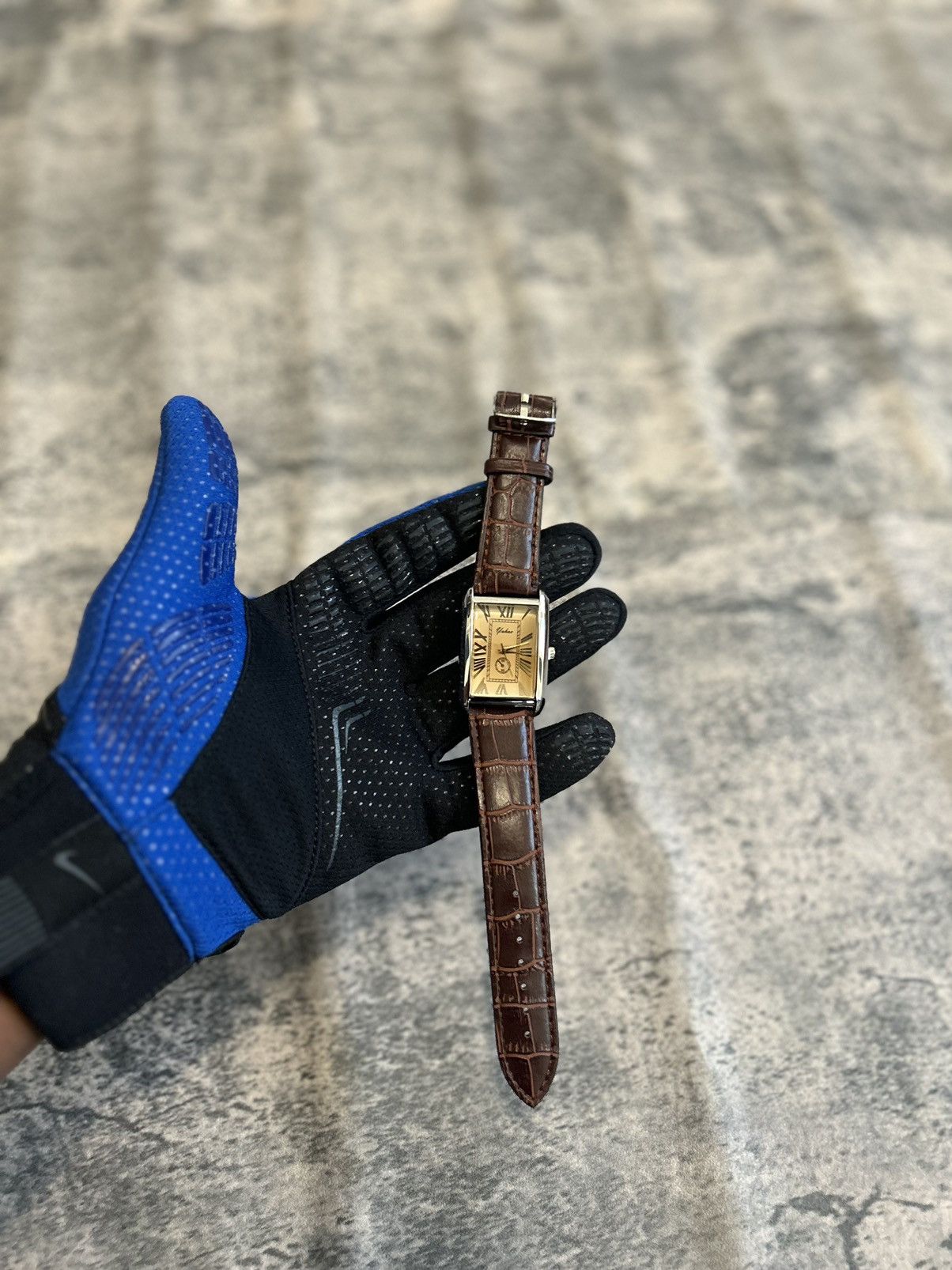 Vintage Vintage 90s vintage quiet luxury brown leather gold watch Size ONE SIZE - 1 Thumbnail